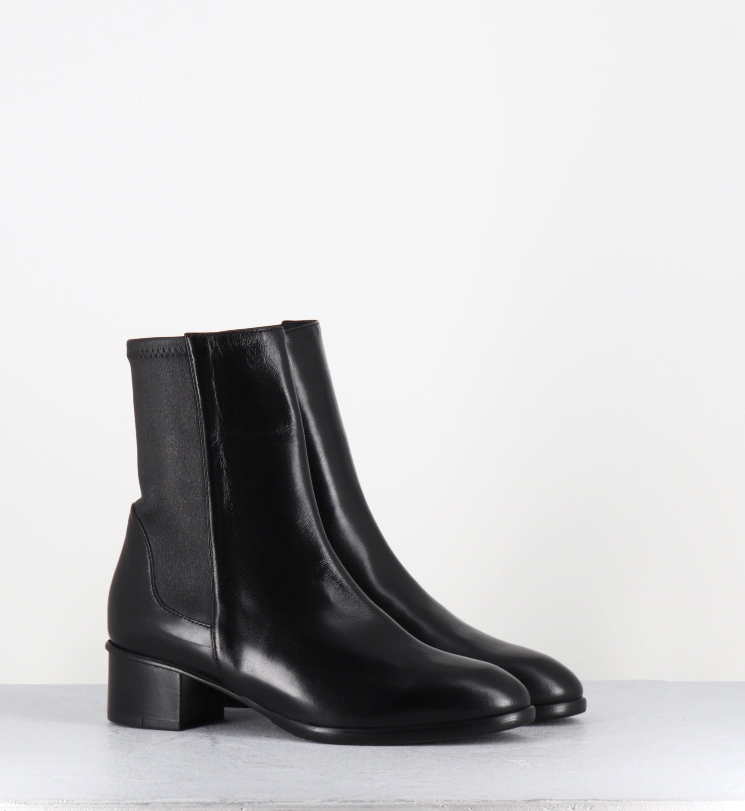 Boots en agneau plongé noir petit talon - GAVEAU LAMB NERA