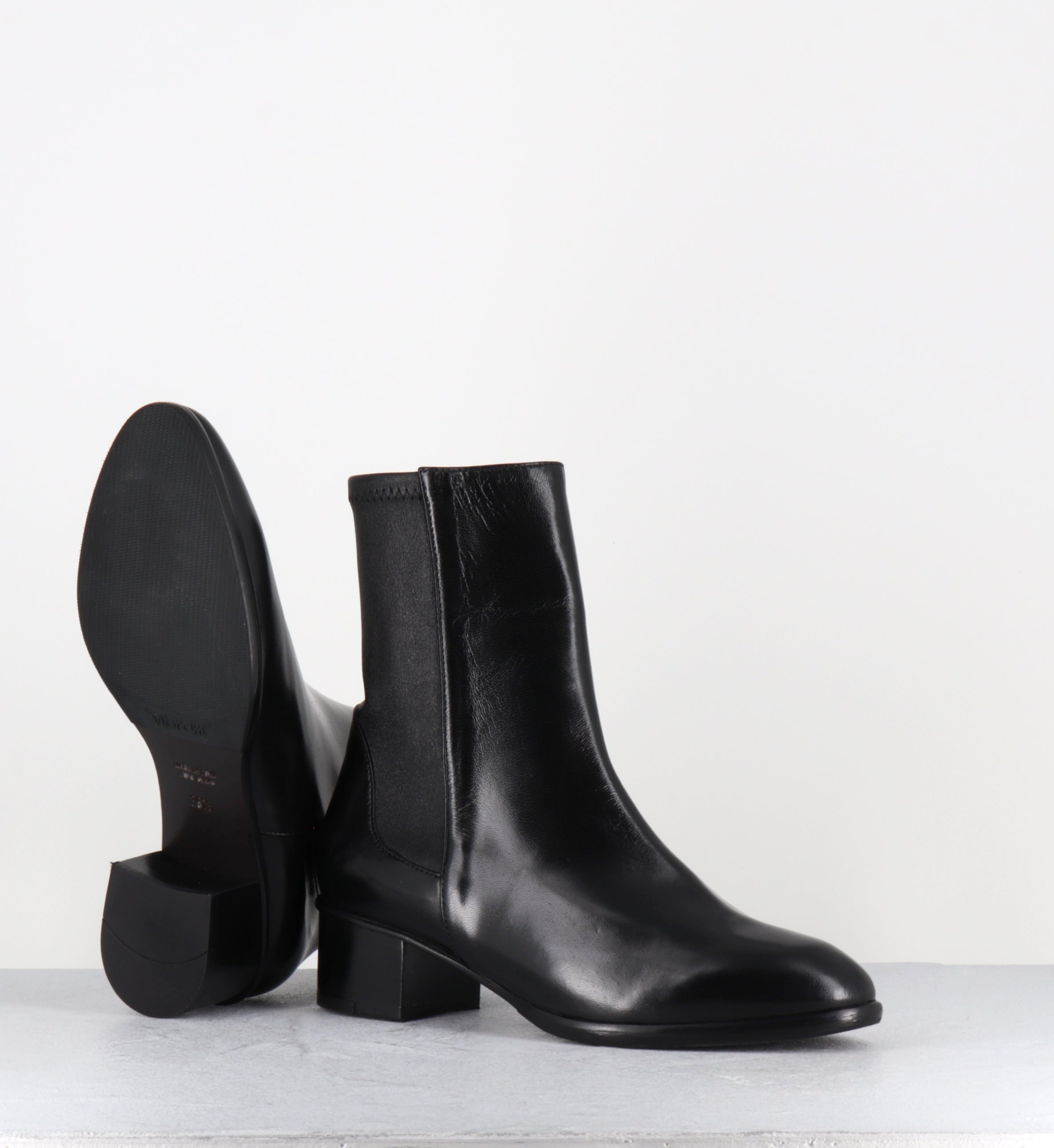 Boots en agneau plongé noir petit talon - GAVEAU LAMB NERA