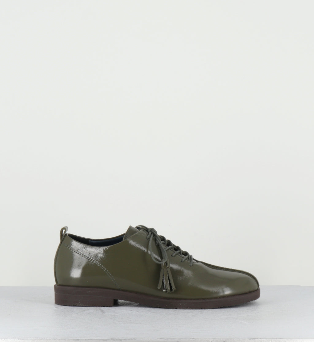 Chaussures à lacets en cuir vernis vert - ONAR NAPLAK MUSHIO