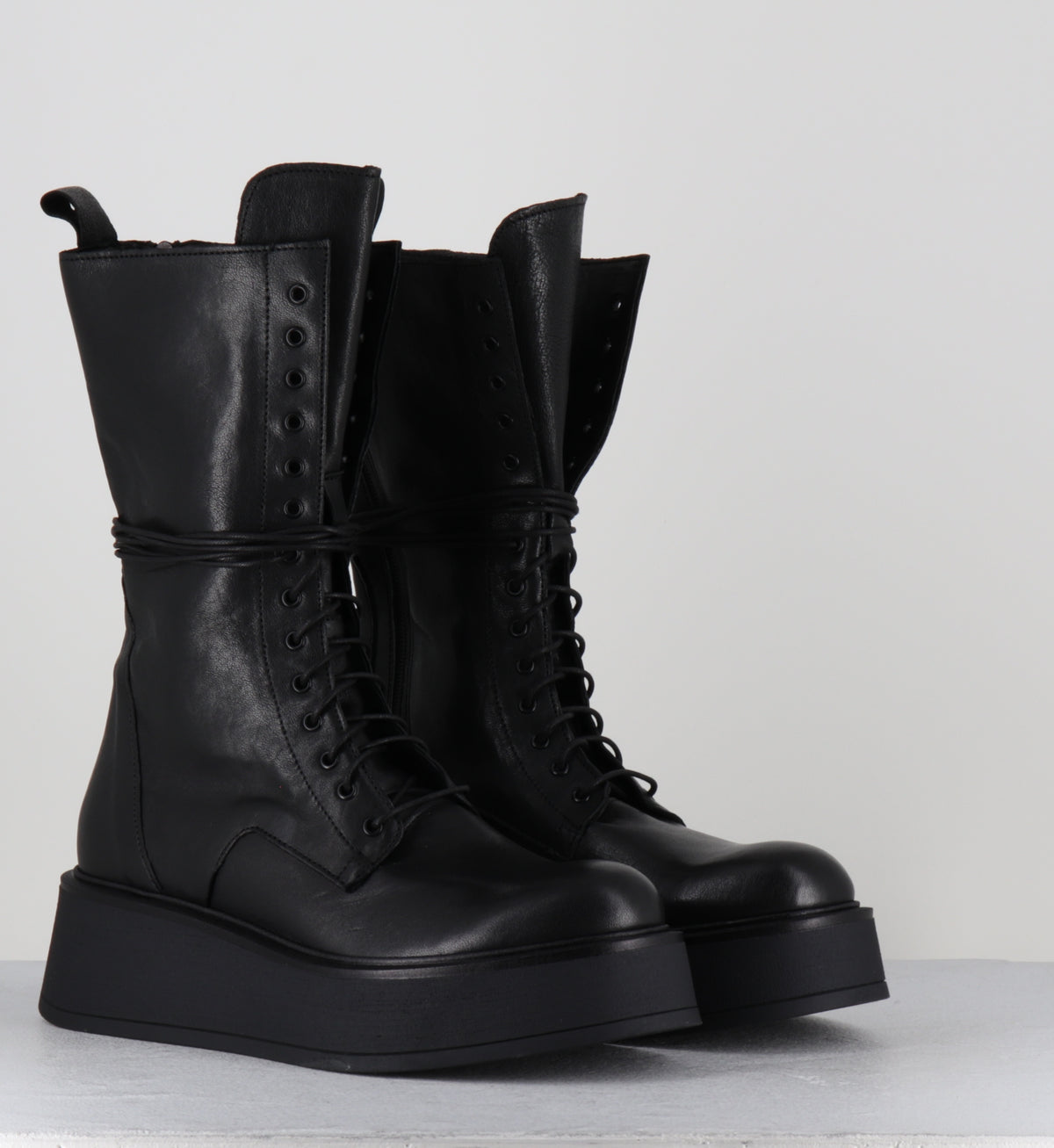 Bottines compensées à lacets en cuir noir - RITA LAVATO NERO