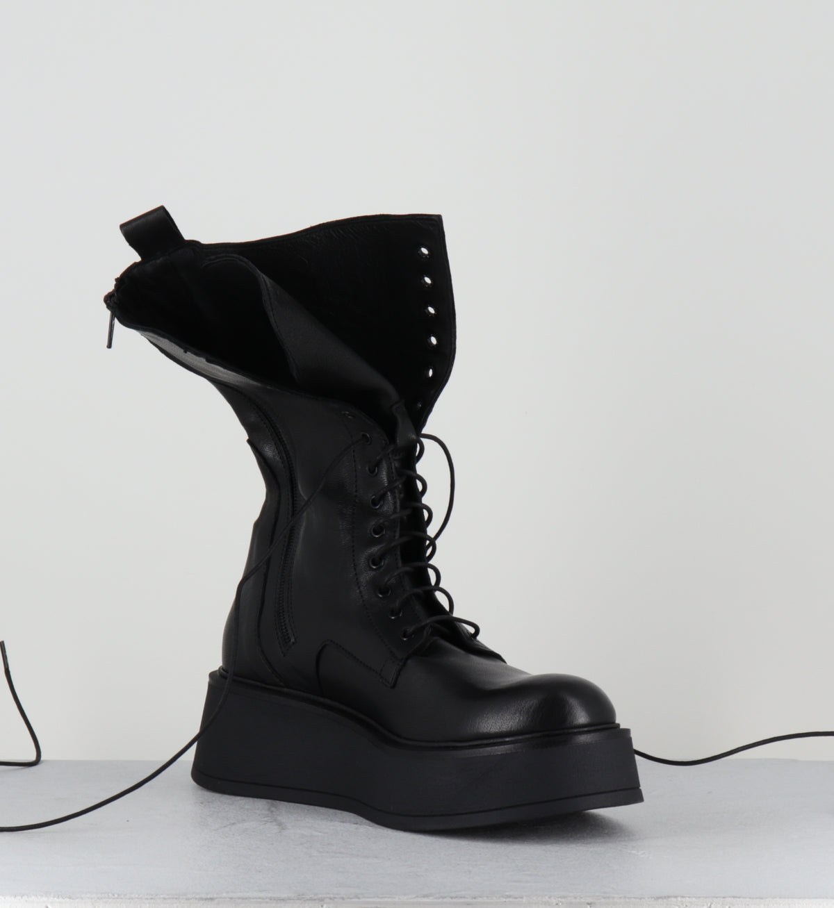 Bottines compensées à lacets en cuir noir - RITA LAVATO NERO