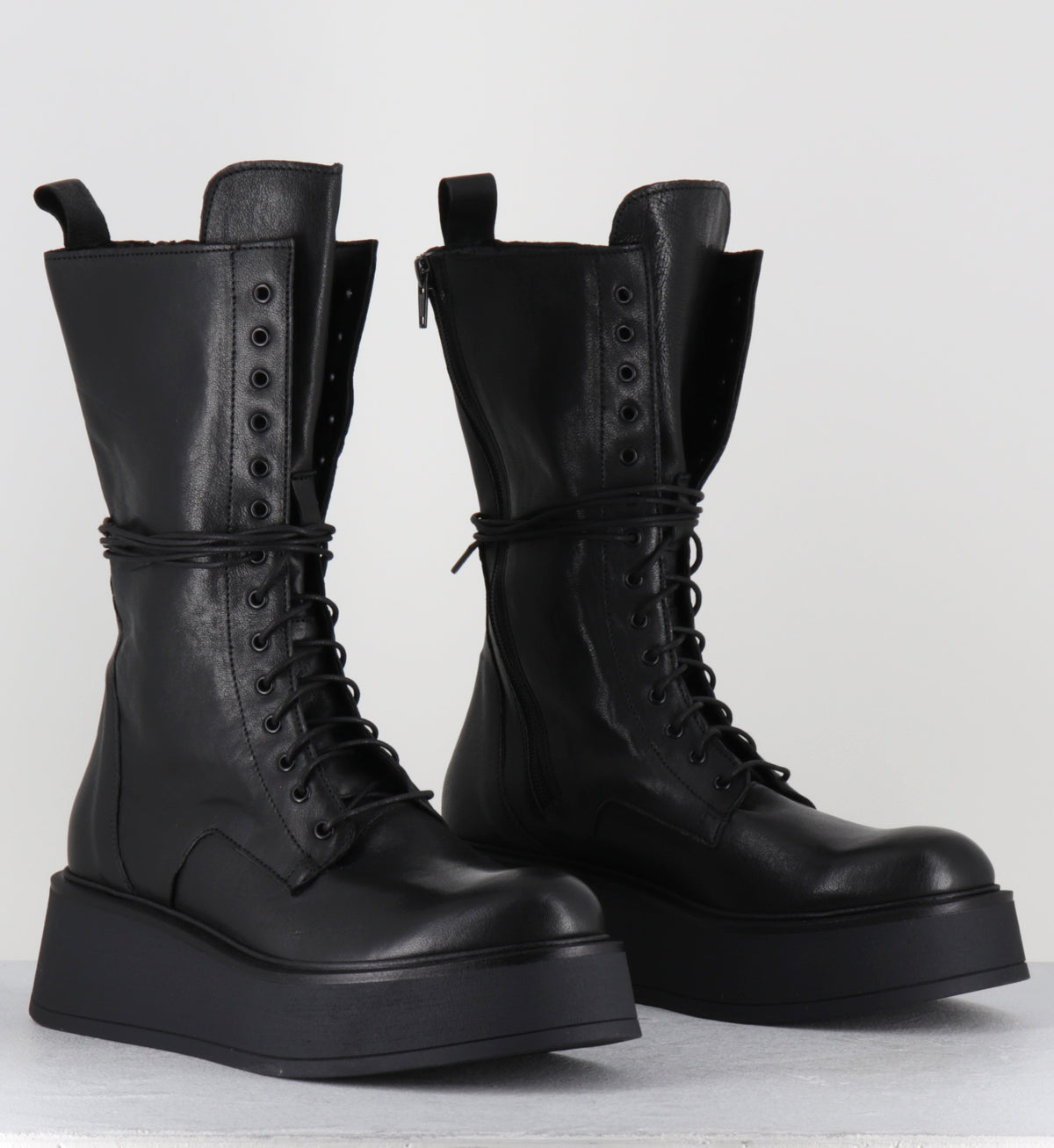 Bottines compensées à lacets en cuir noir - RITA LAVATO NERO