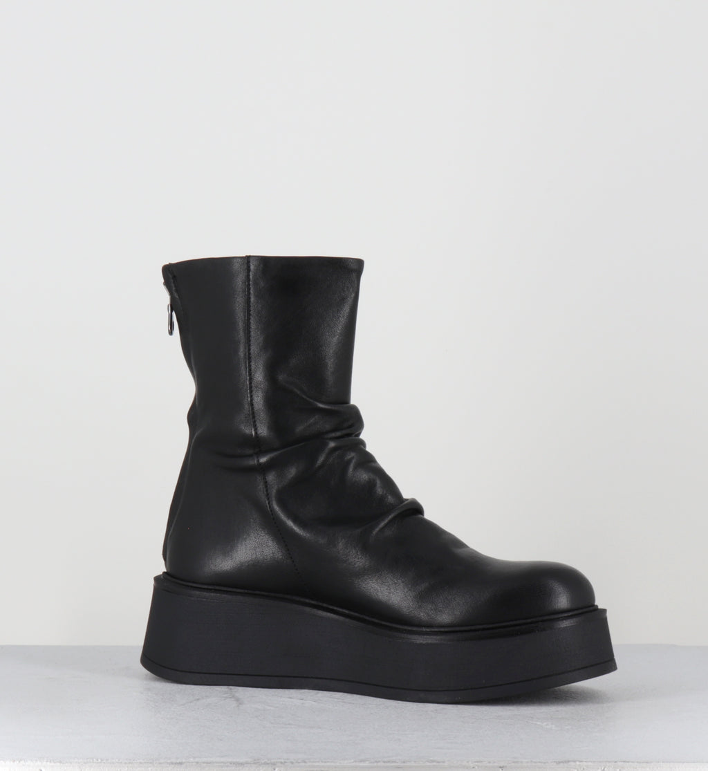 Bottines compensées en cuir noir - ROKAN LAVATO NERO