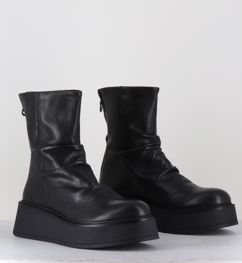 Bottines compensées en cuir noir - ROKAN LAVATO NERO
