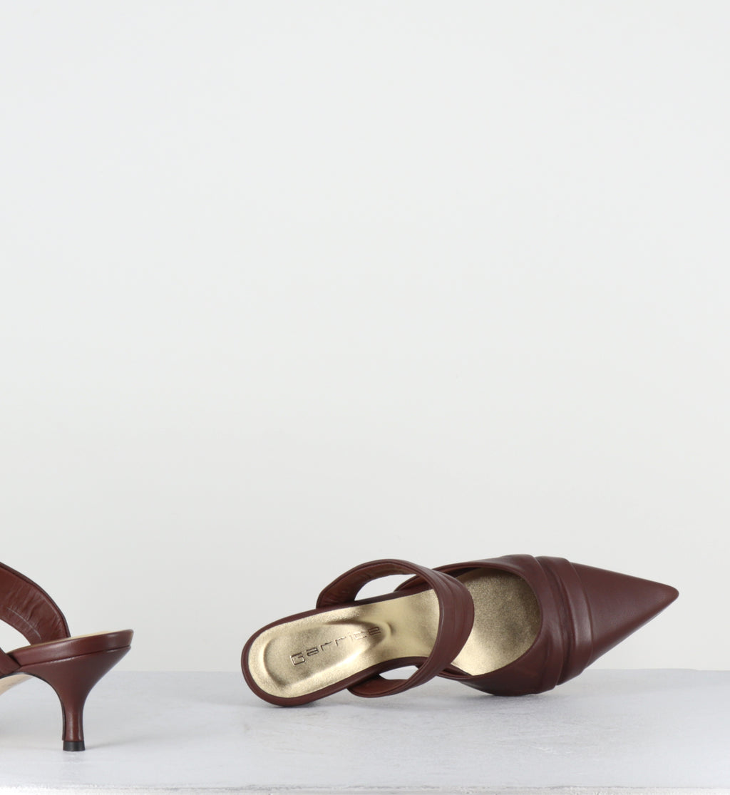 Mules pointues cuir marron - RINA NAPPA CHATAGNE