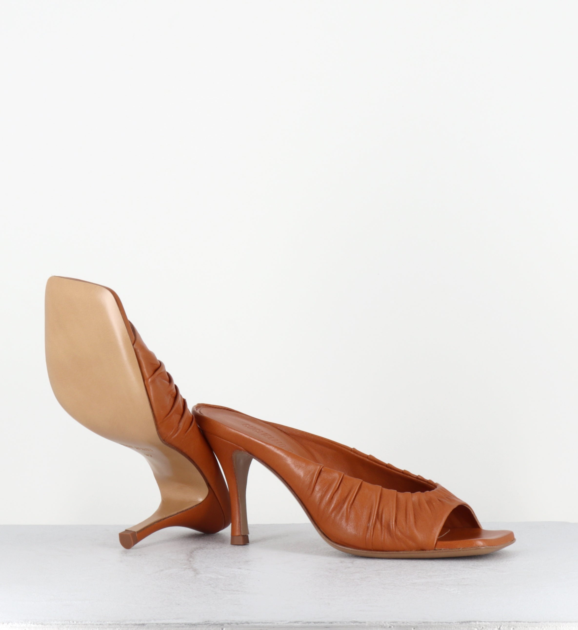 Mules en cuir camel talon haut - ADELISE NAPPA SADDLE