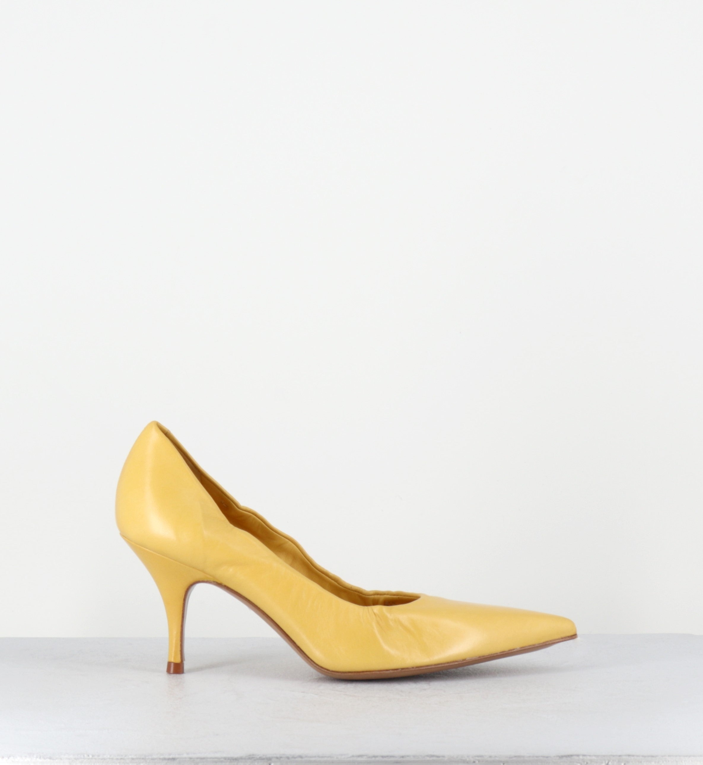 Escarpins en cuir jaune pointus - ALESIA NAPPA STRAW