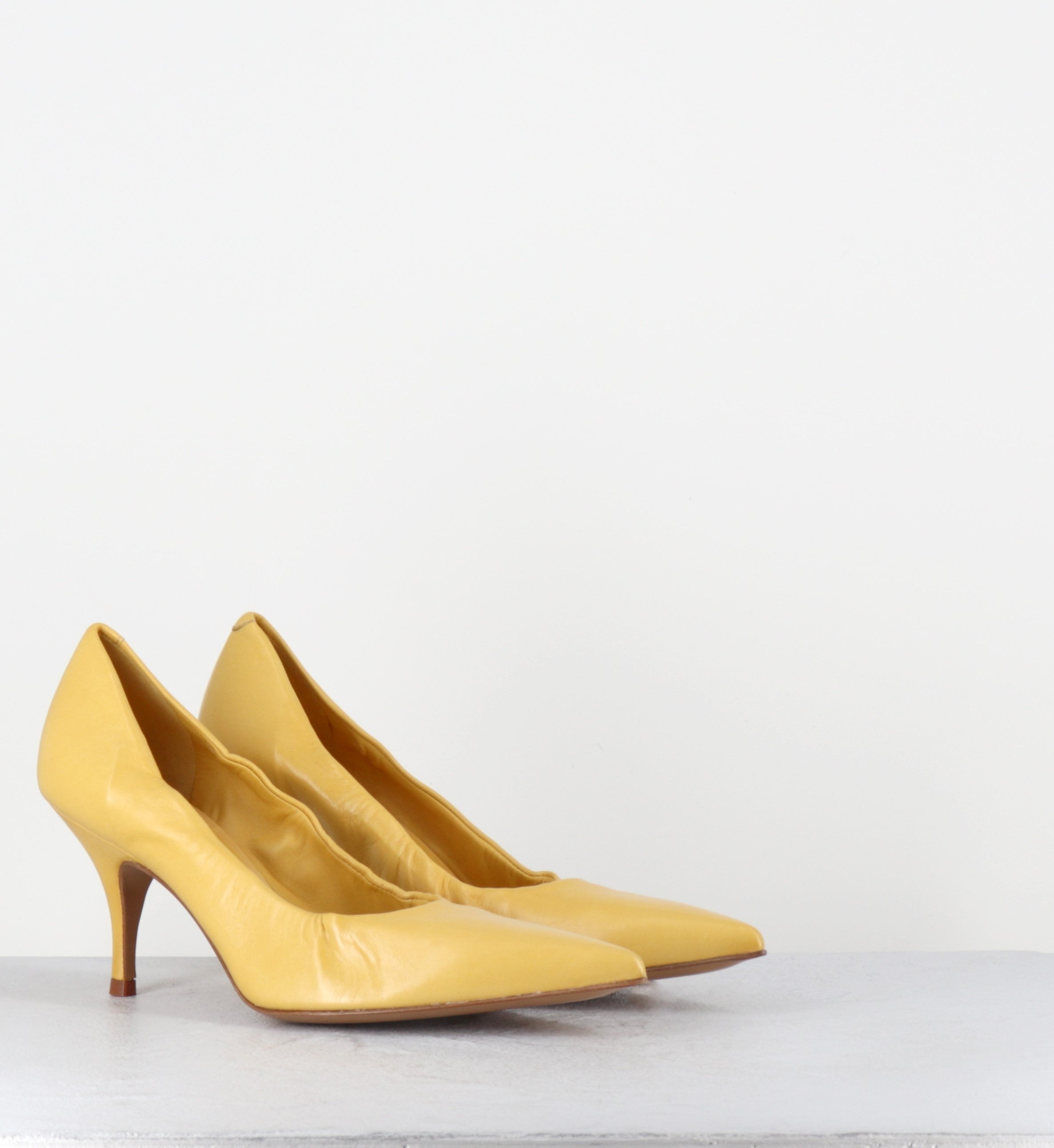 Escarpins en cuir jaune pointus - ALESIA NAPPA STRAW