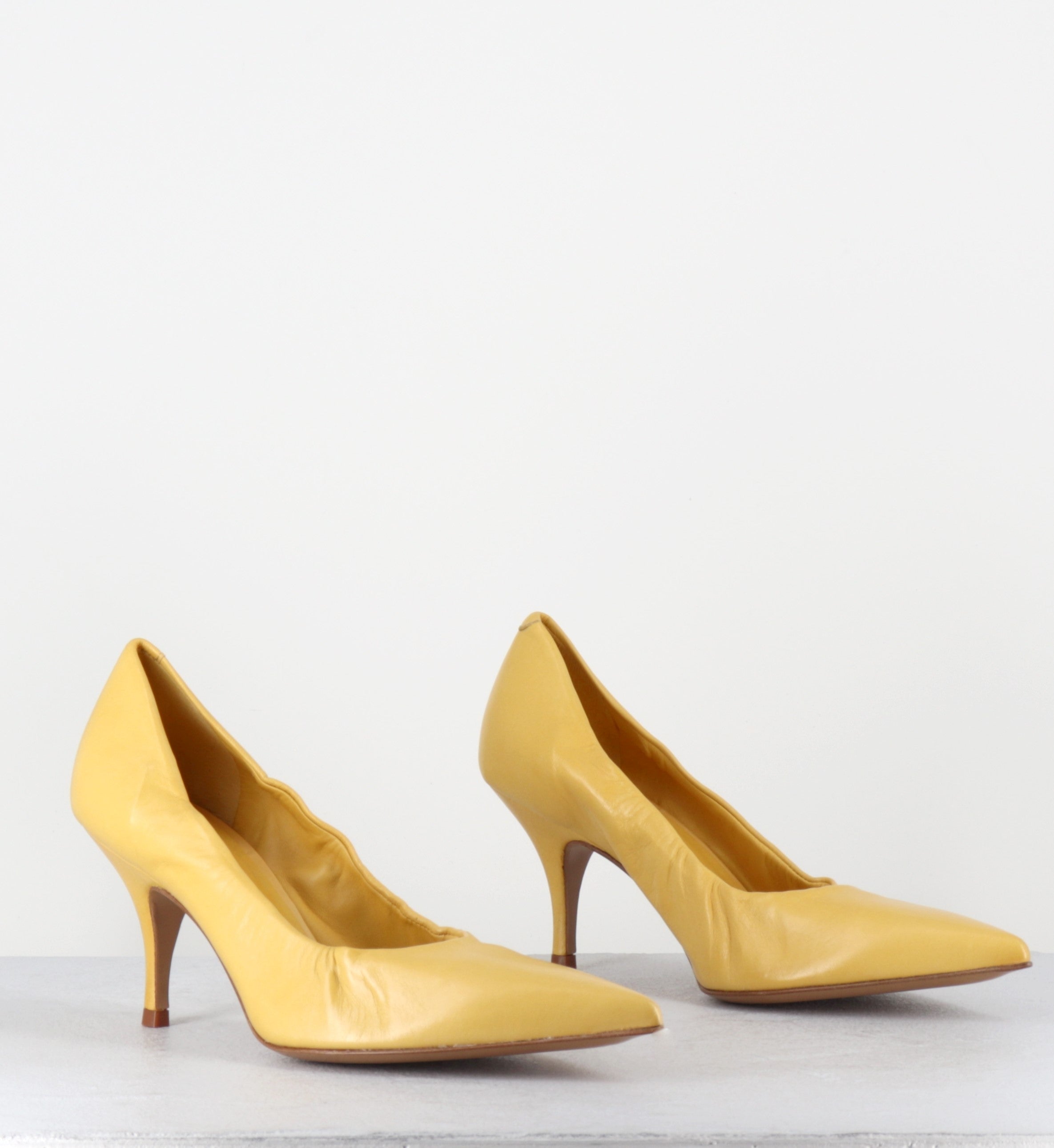 Escarpins en cuir jaune pointus - ALESIA NAPPA STRAW