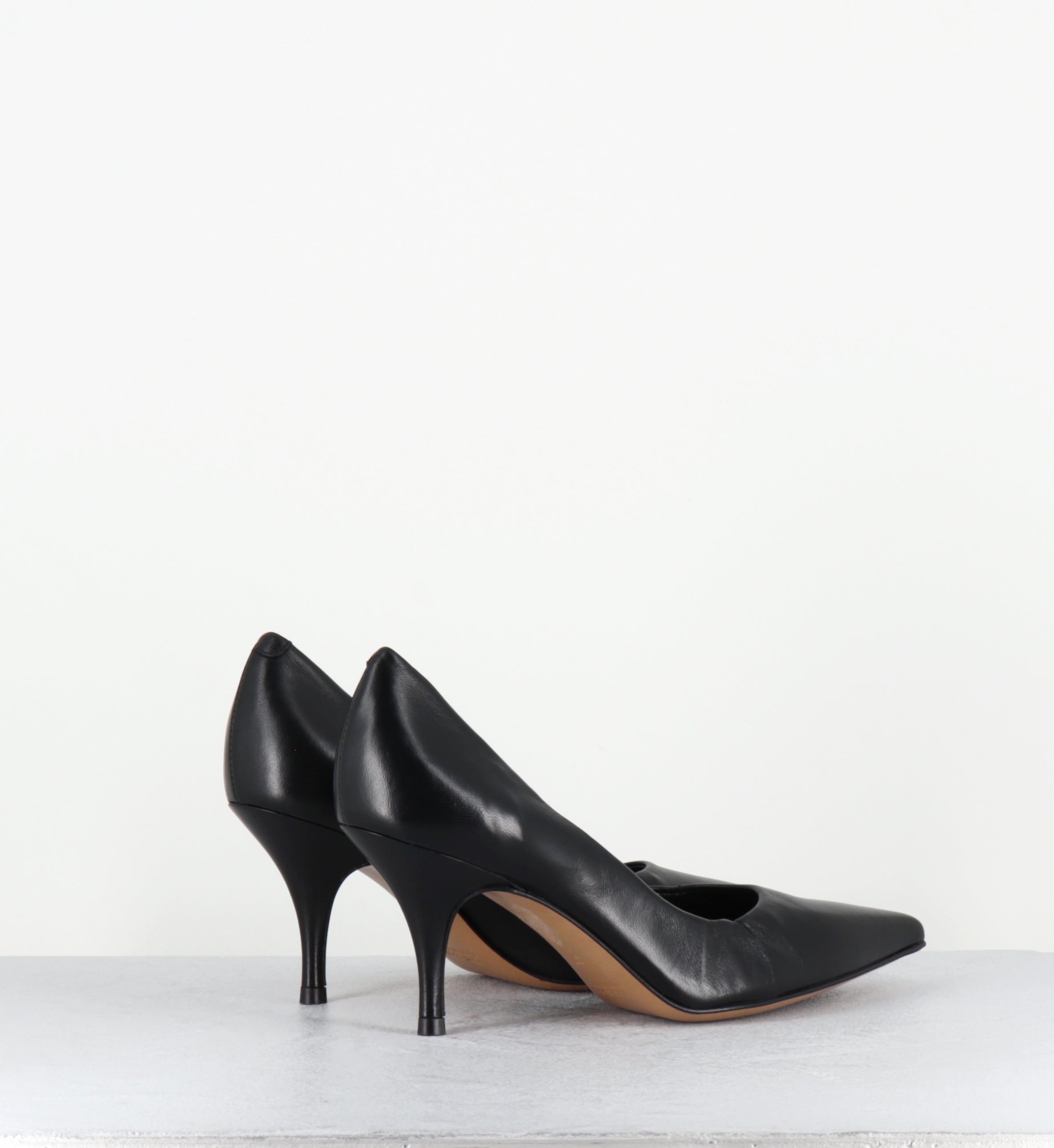 Escarpins en cuir noir pointus - ALESIA NAPPA BLACK