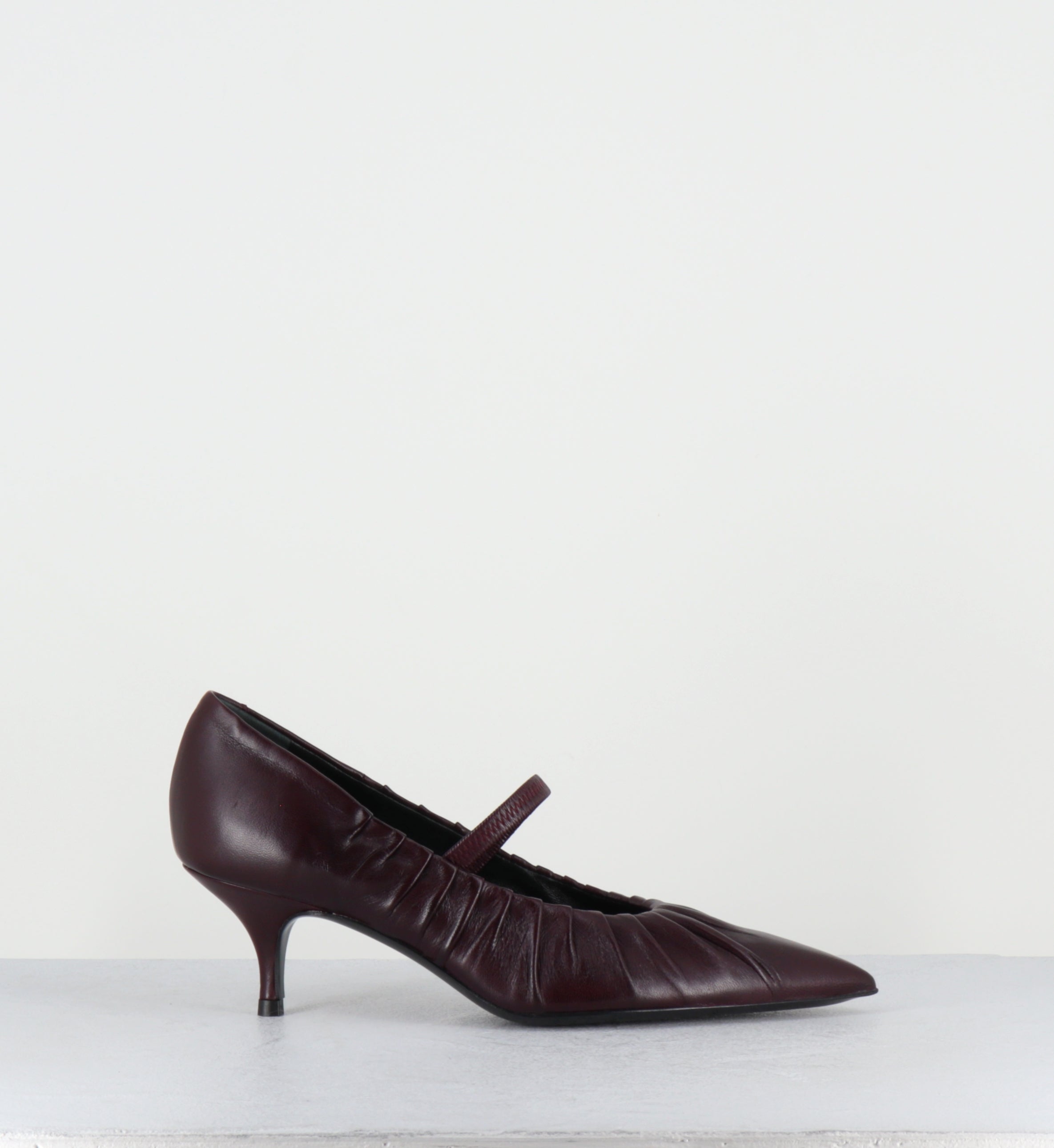 Escarpins en cuir plissé prune petit talon - ARAMIS NAPPA BURGUNDY
