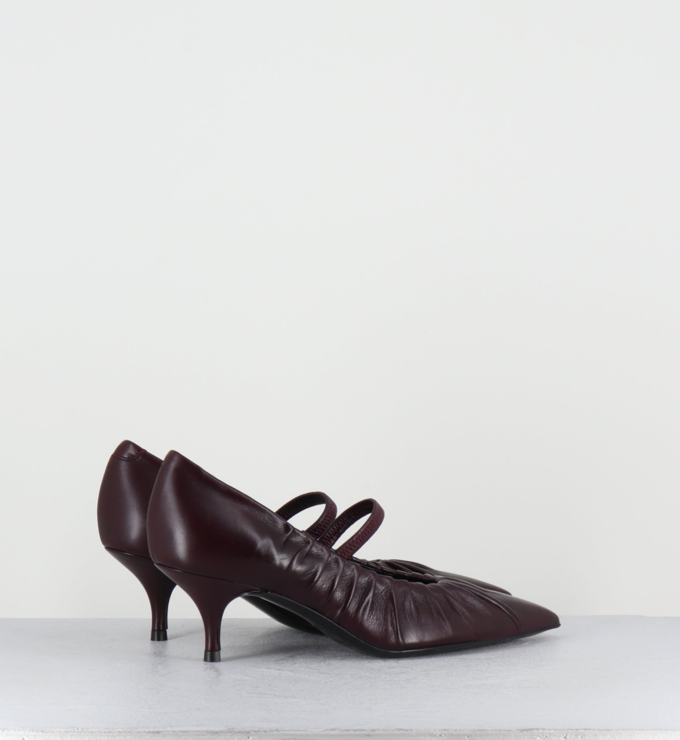 Escarpins en cuir plissé prune petit talon - ARAMIS NAPPA BURGUNDY
