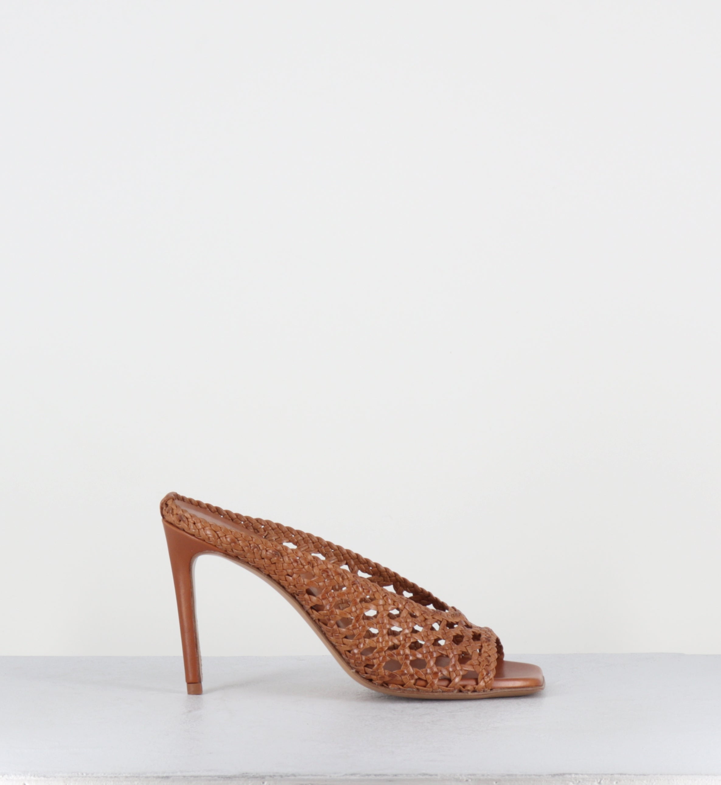 Mules à talon haut en cuir tressé camel - FEBE REGILLA SADDLE