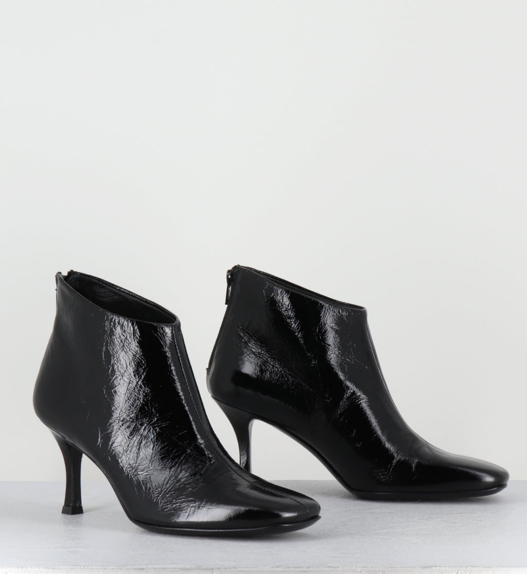 Boots coutes à talon en cuir noir - MARVIN CANNES BLACK