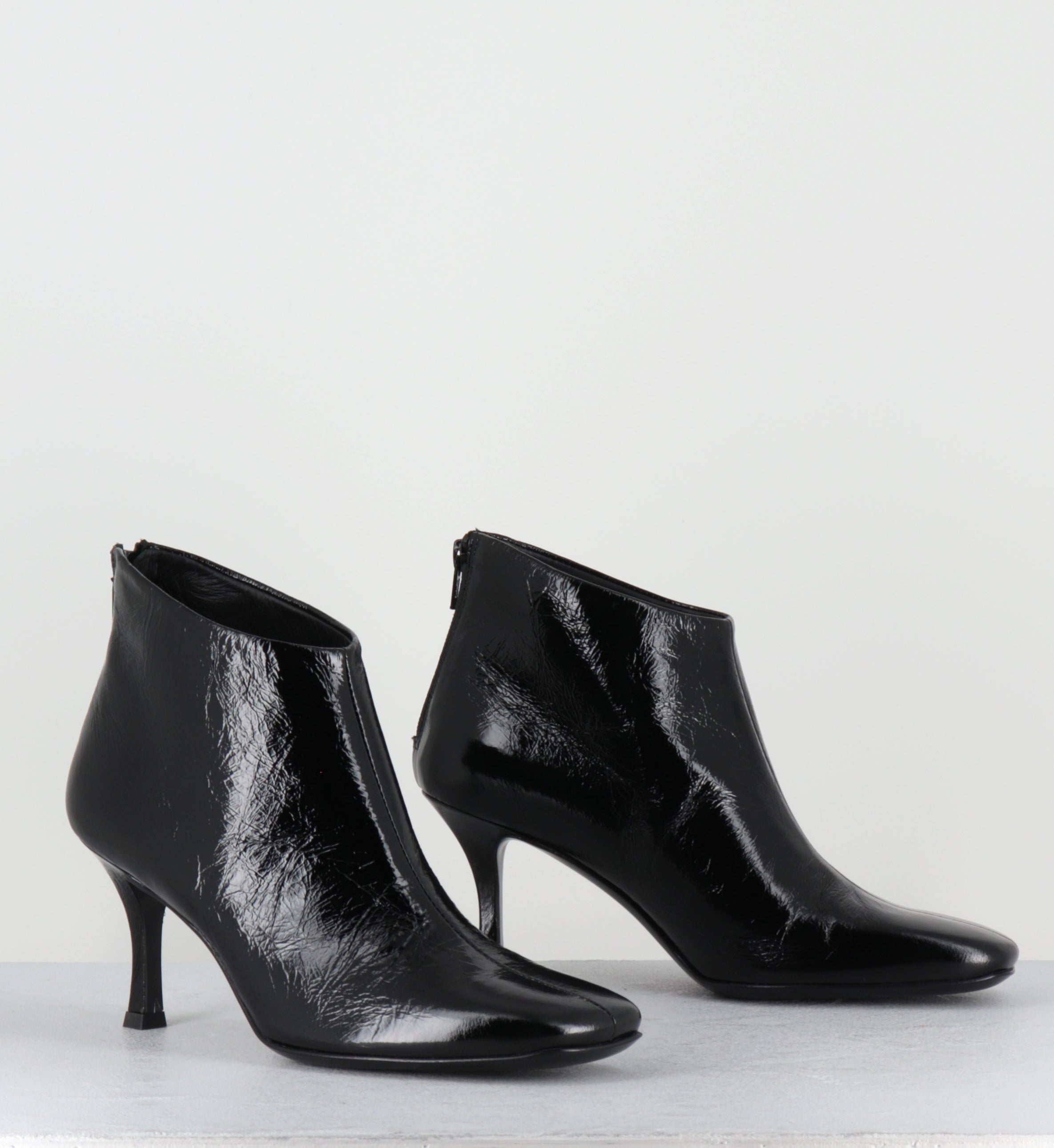 Boots coutes à talon en cuir noir - MARVIN CANNES BLACK