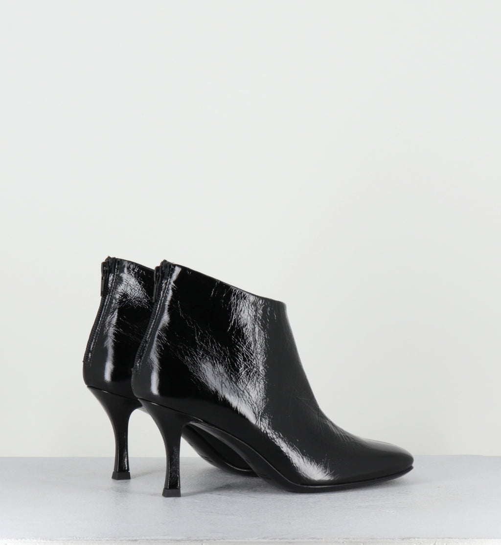 Boots coutes à talon en cuir noir - MARVIN CANNES BLACK