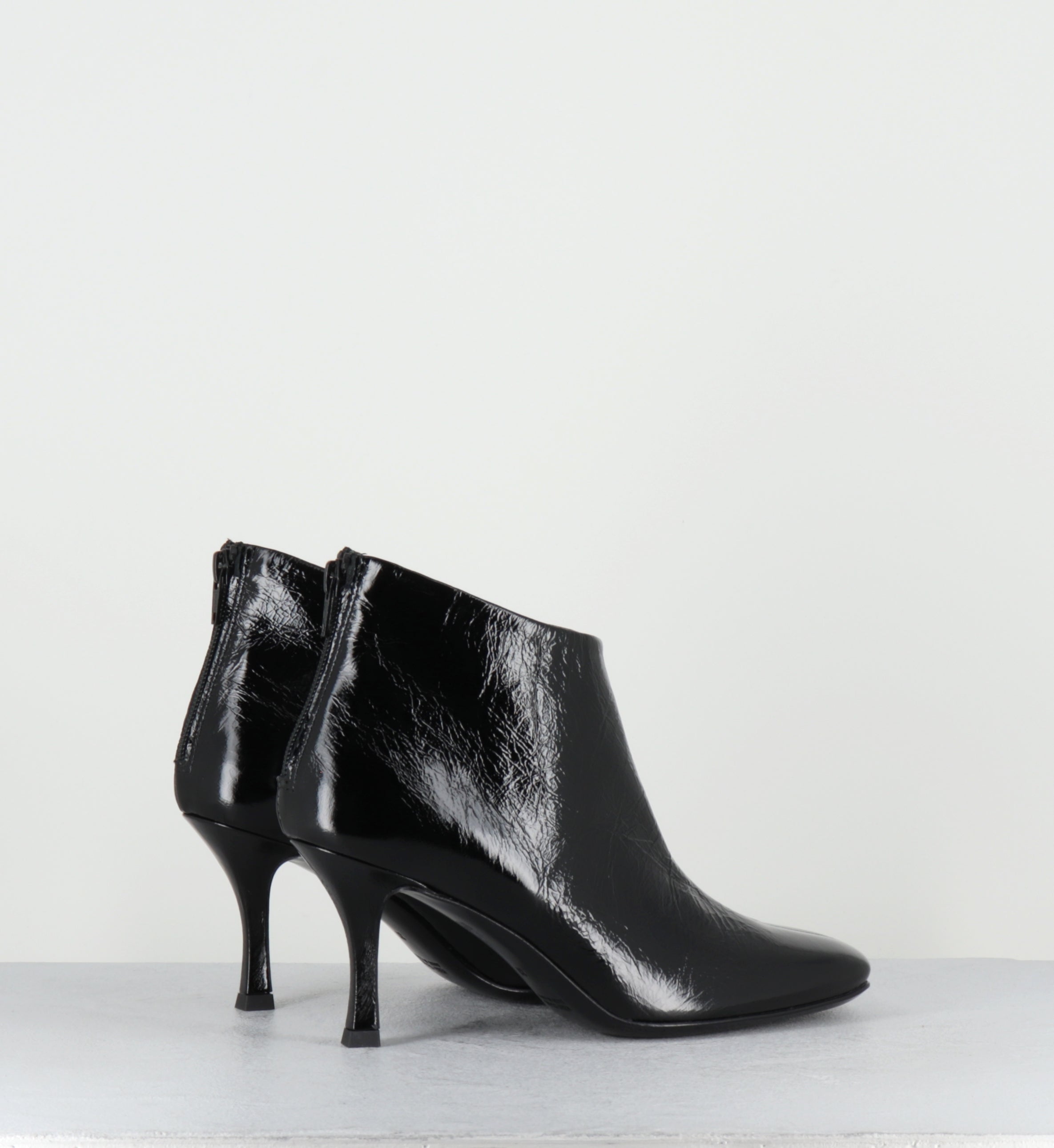 Boots coutes à talon en cuir noir - MARVIN CANNES BLACK