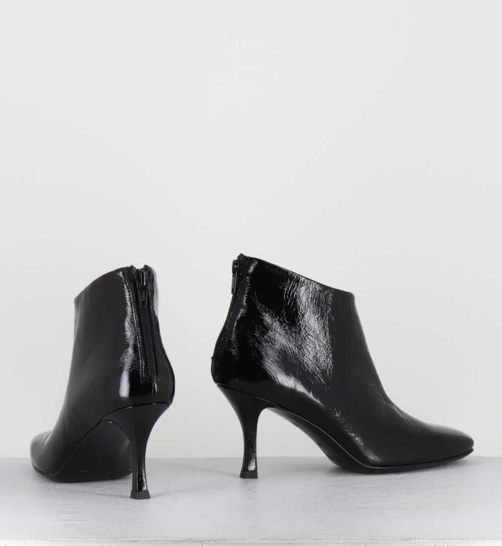 Boots coutes à talon en cuir noir - MARVIN CANNES BLACK