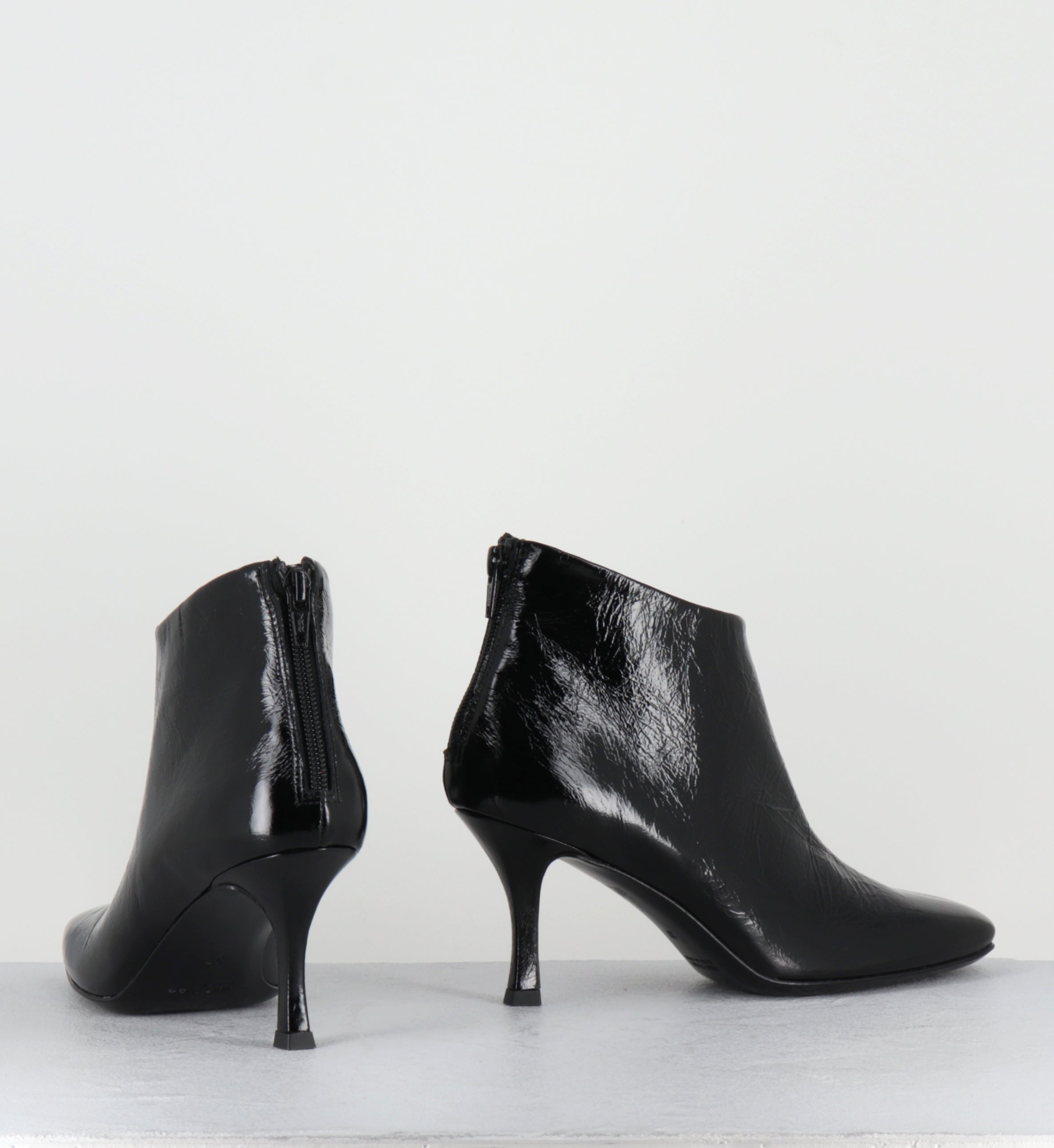 Boots coutes à talon en cuir noir - MARVIN CANNES BLACK