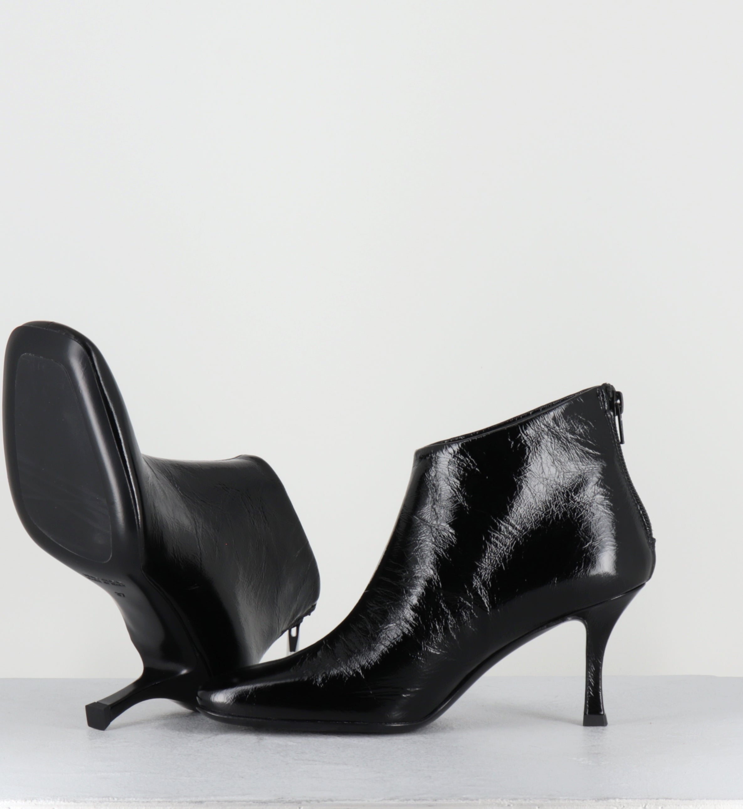 Boots coutes à talon en cuir noir - MARVIN CANNES BLACK