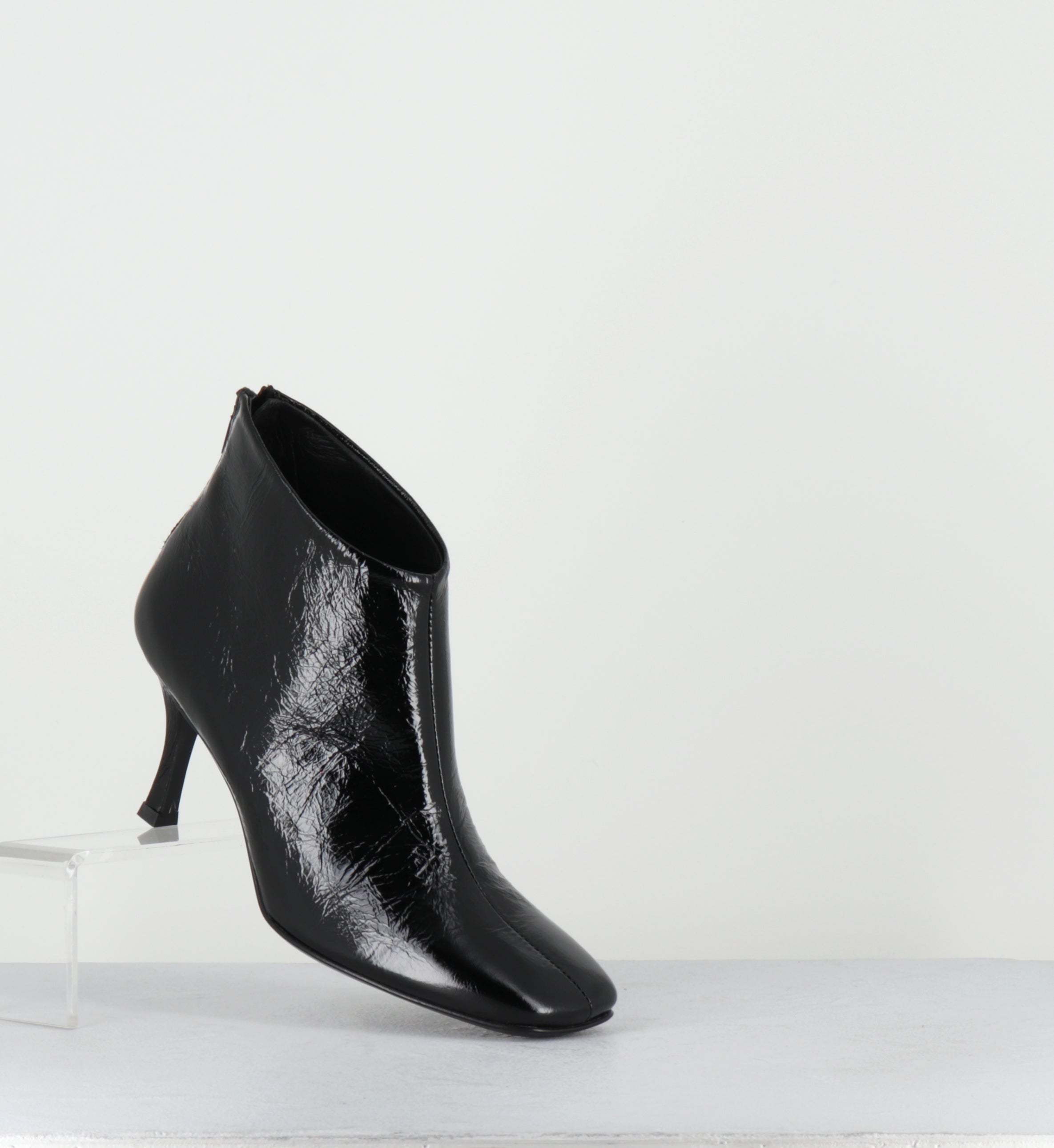 Boots coutes à talon en cuir noir - MARVIN CANNES BLACK