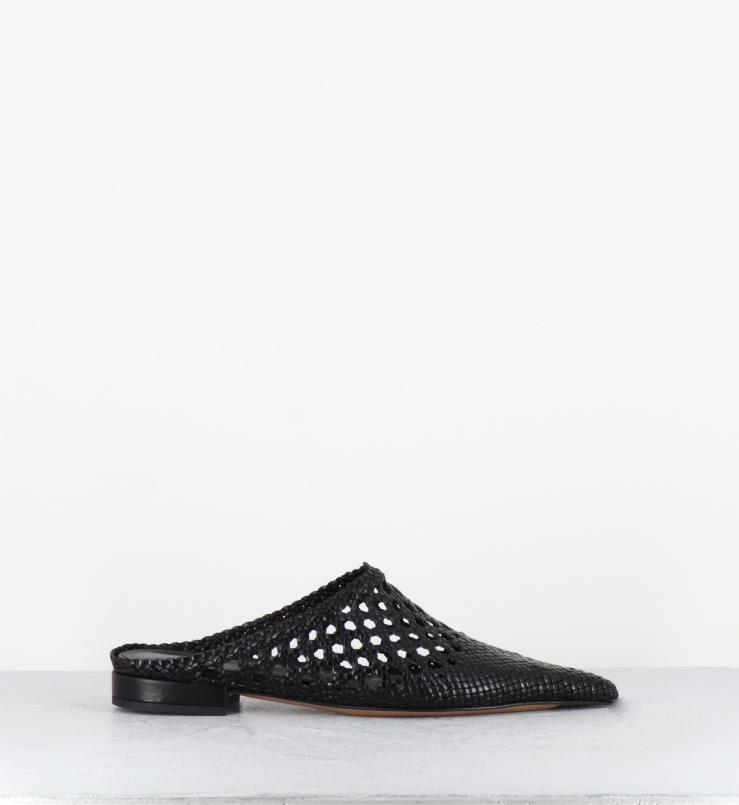 Mules pointues en cuir tressé noir - THESSALY REGILLA BLACK