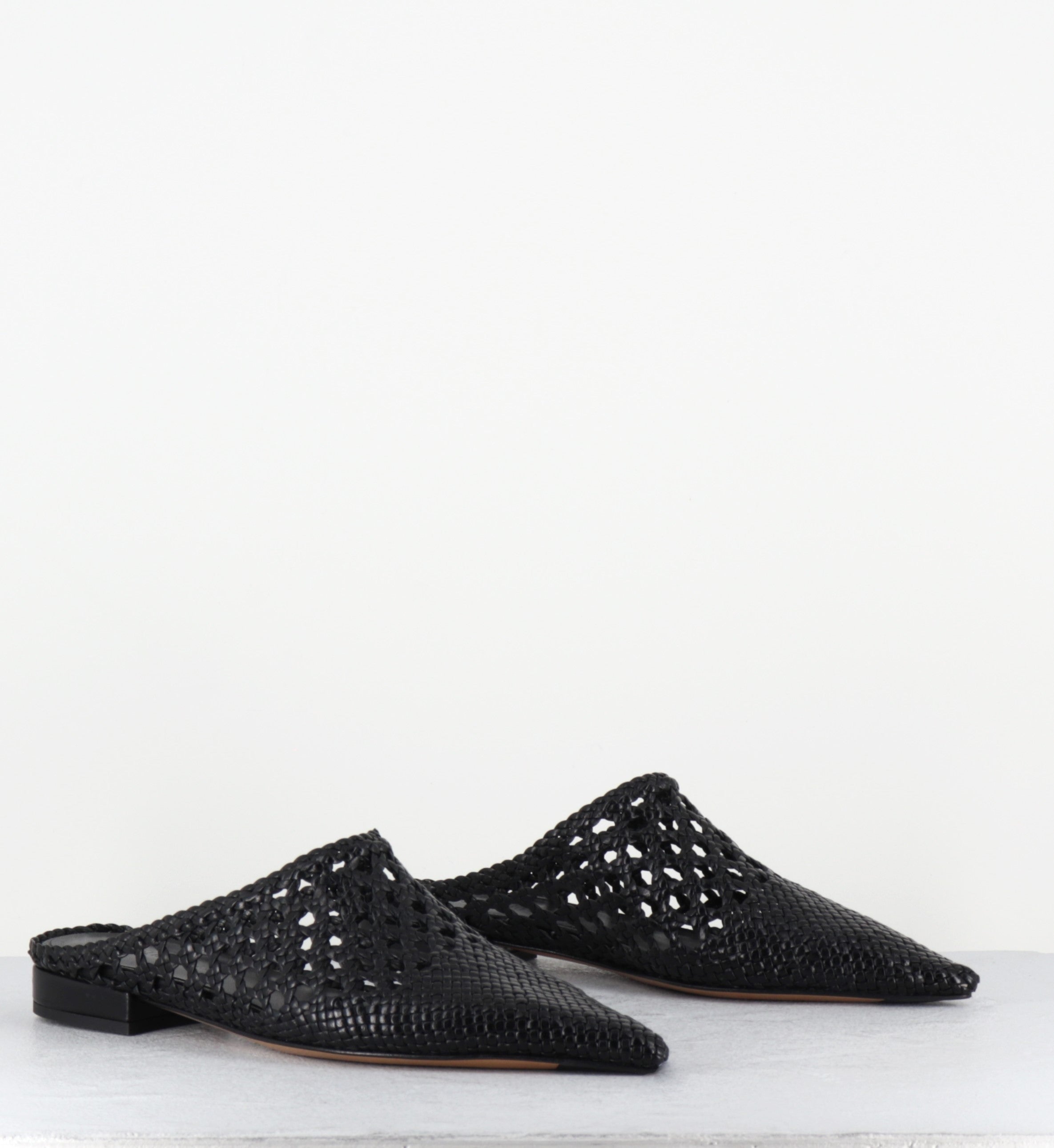Mules pointues en cuir tressé noir - THESSALY REGILLA BLACK