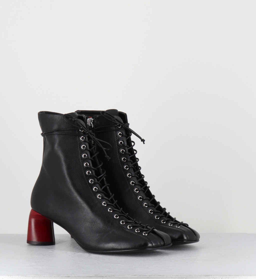 Boots à lacets en cuir noir talon rouge - CAMI19 WASH NERO
