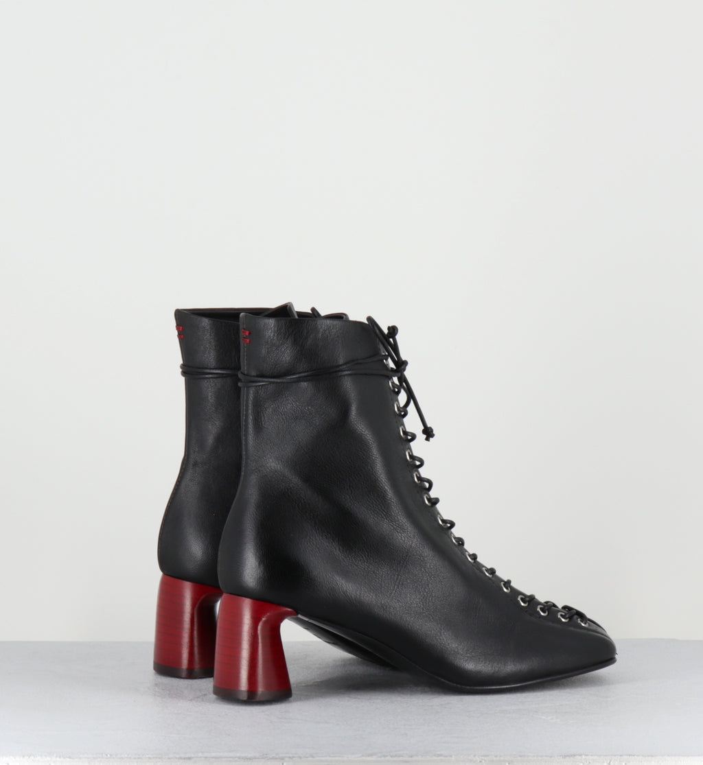 Boots à lacets en cuir noir talon rouge - CAMI19 WASH NERO