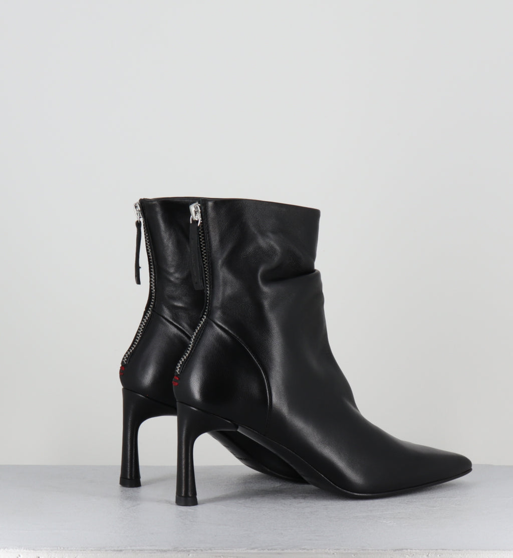 Bottines pointues en cuir noir - JERA26 BARON NERO
