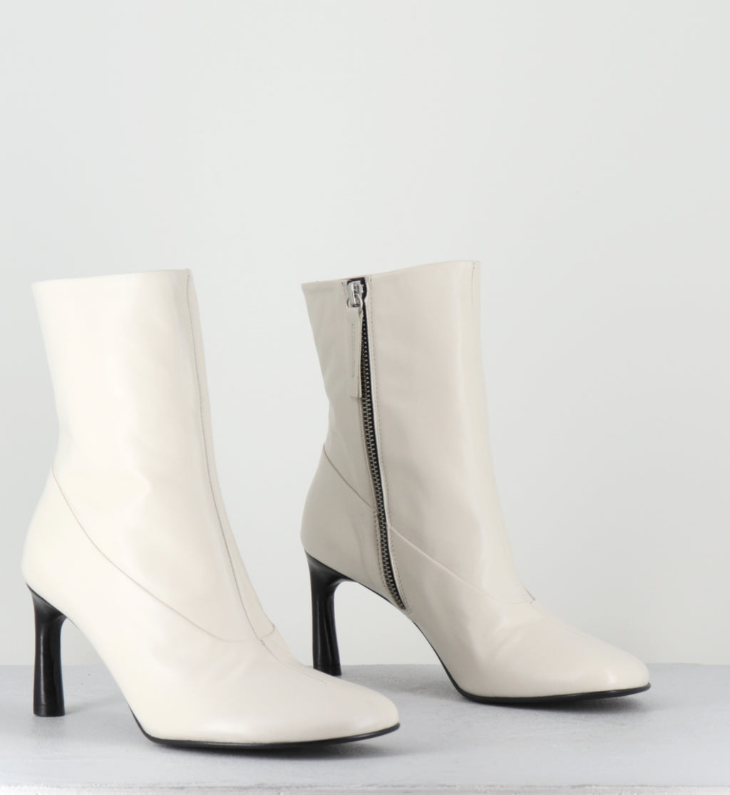 Boots en cuir blanc à talon - LORI15 BARON LATTE