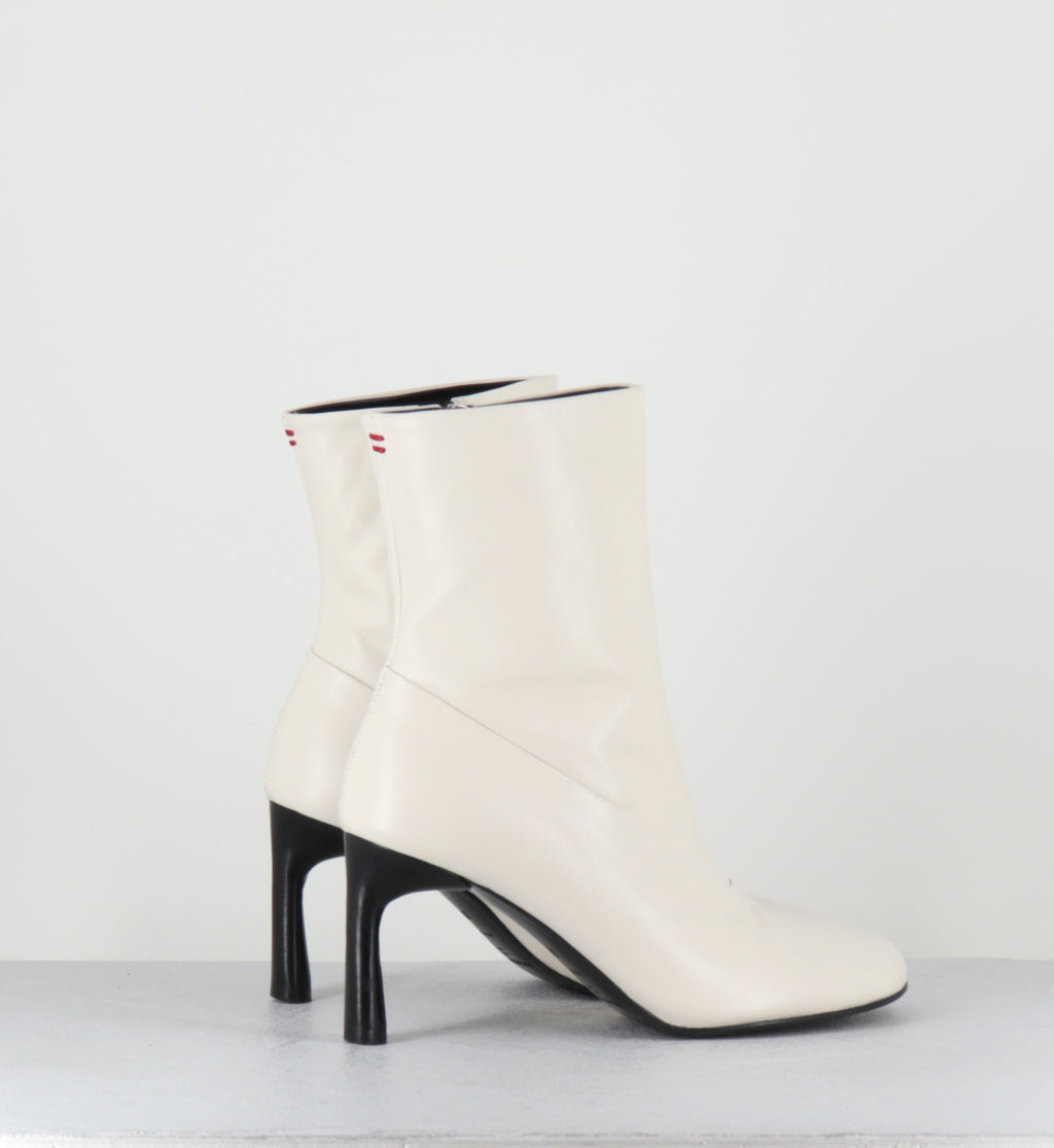 Boots en cuir blanc à talon - LORI15 BARON LATTE