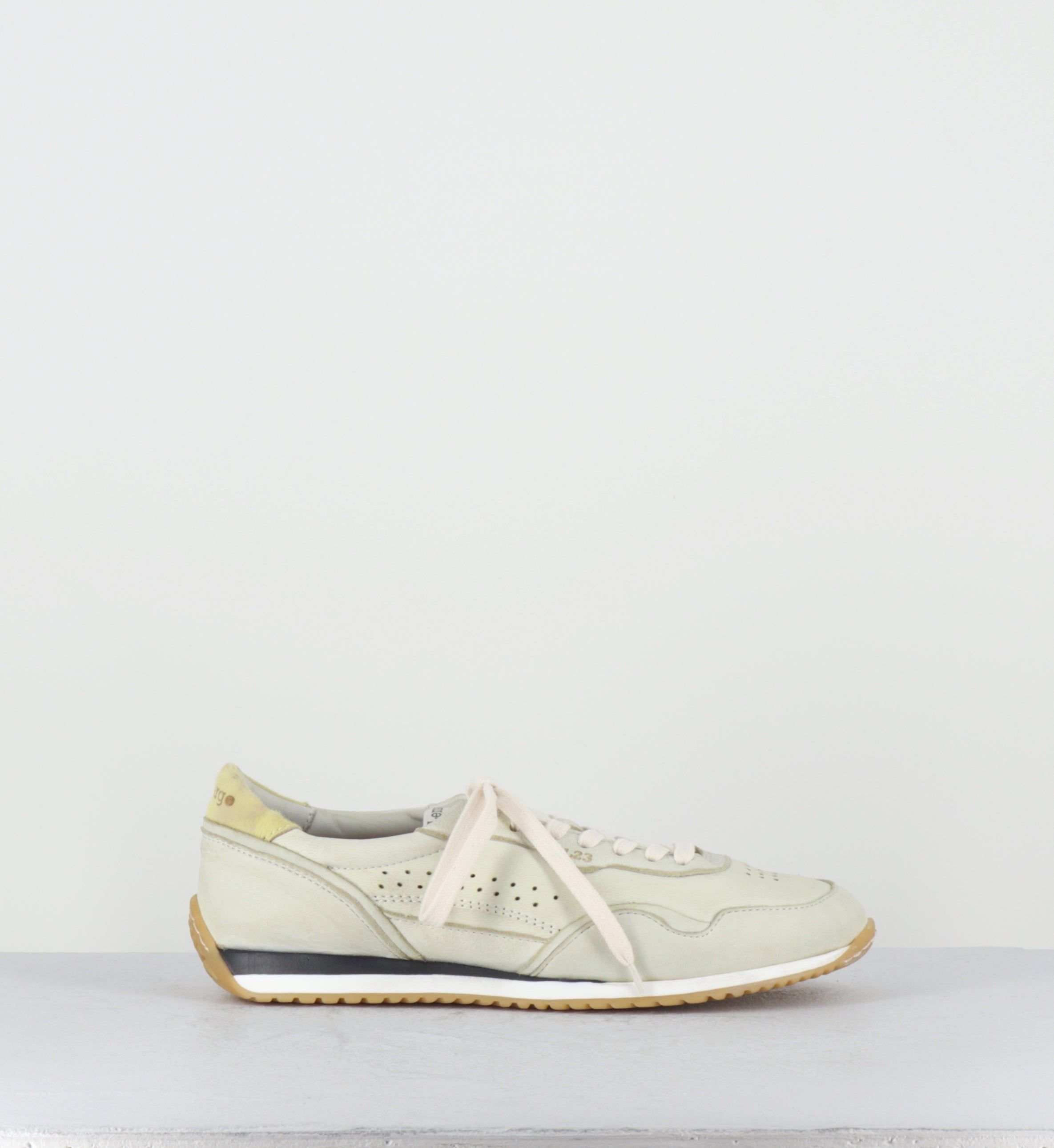 Sneakers en cuir crème - 1B01B CERVO POLENTA