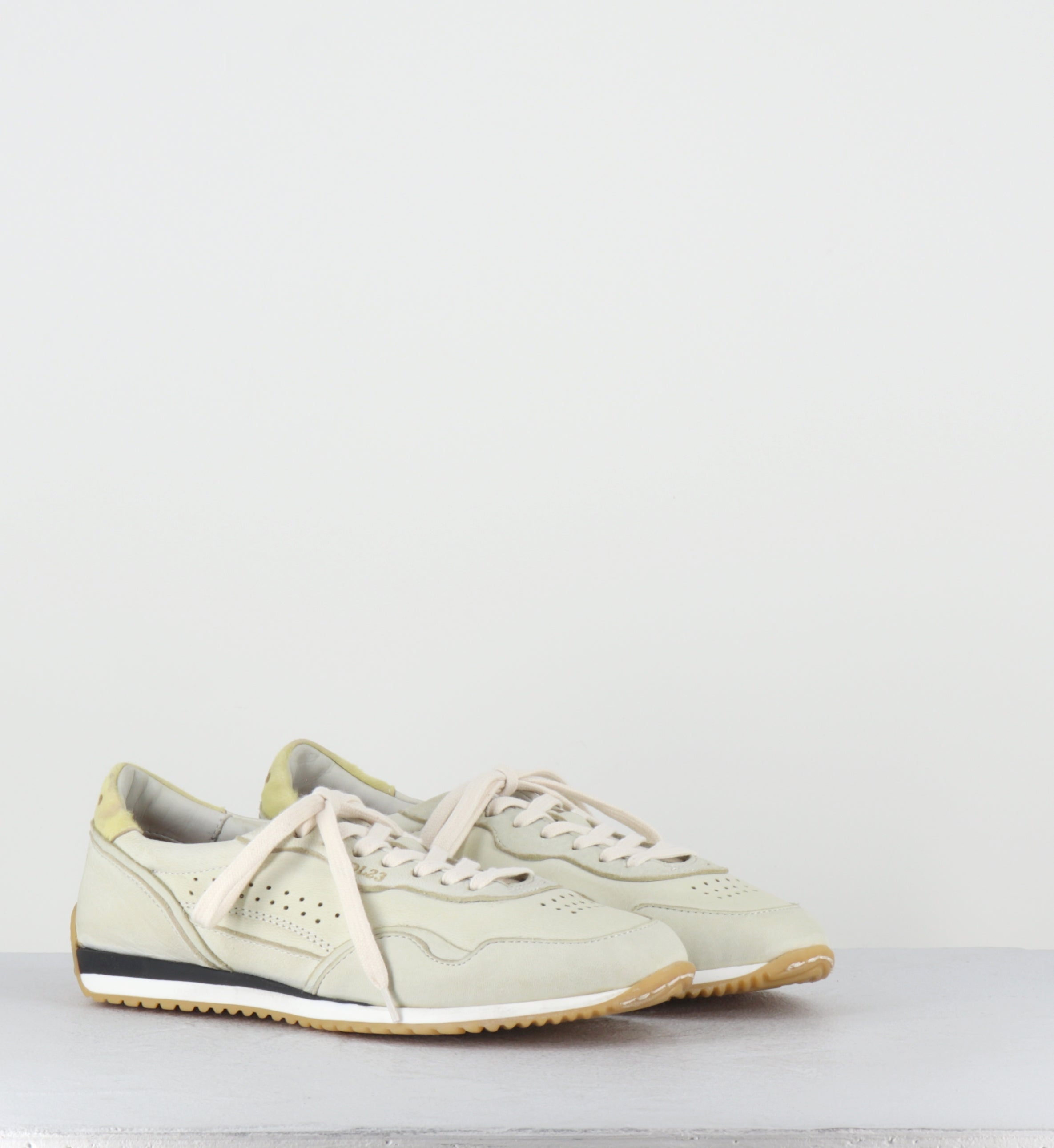 Sneakers en cuir crème - 1B01B CERVO POLENTA