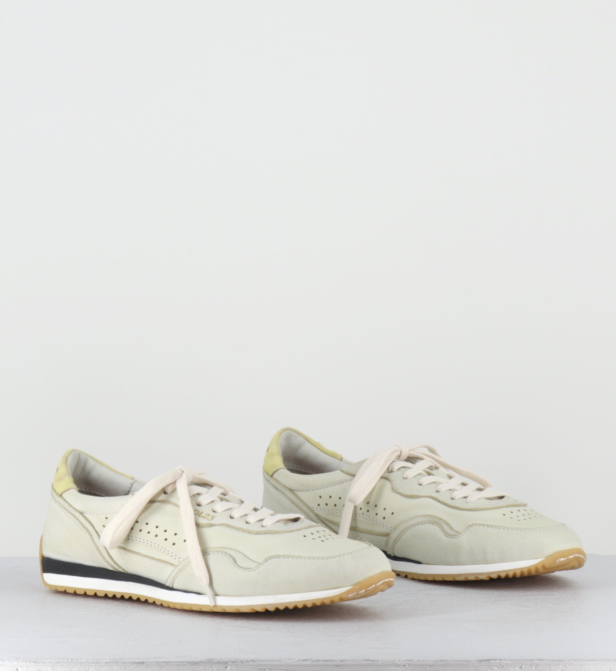 Sneakers en cuir crème - 1B01B CERVO POLENTA