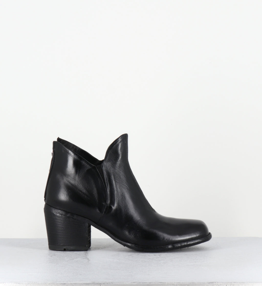 Boots en cuir noir - IO04A RANCH NERO