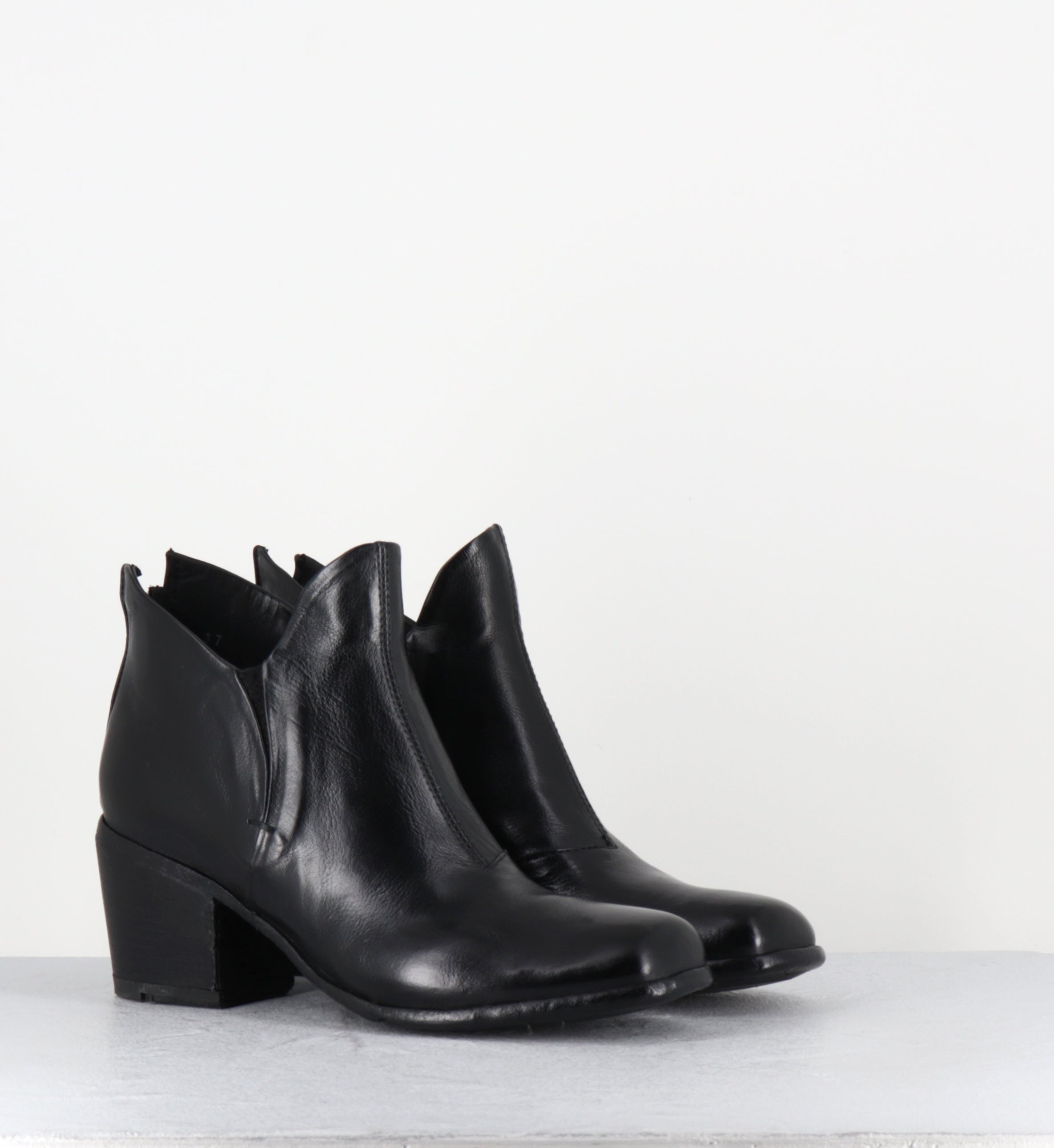 Boots en cuir noir - IO04A RANCH NERO