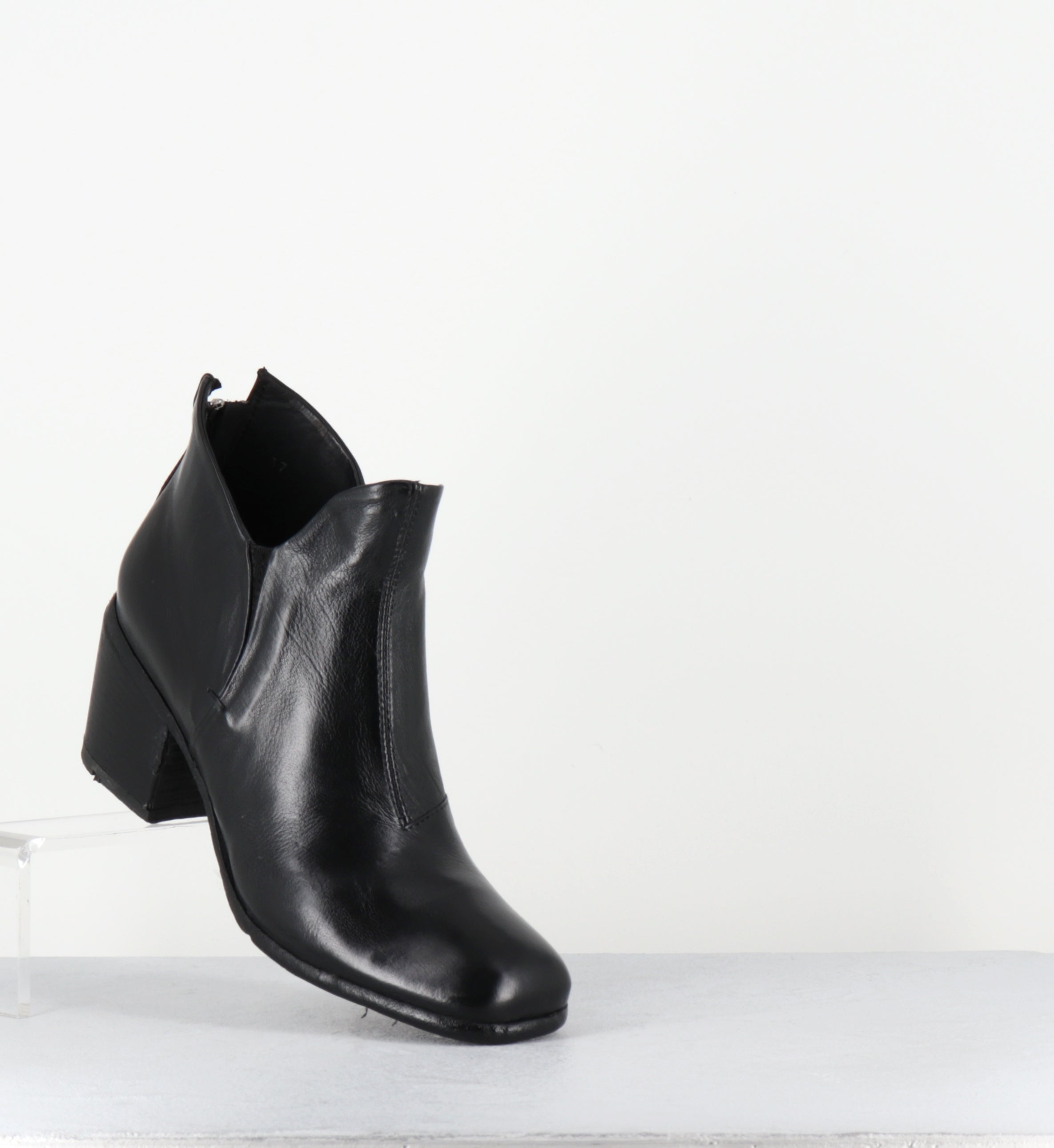 Boots en cuir noir - IO04A RANCH NERO