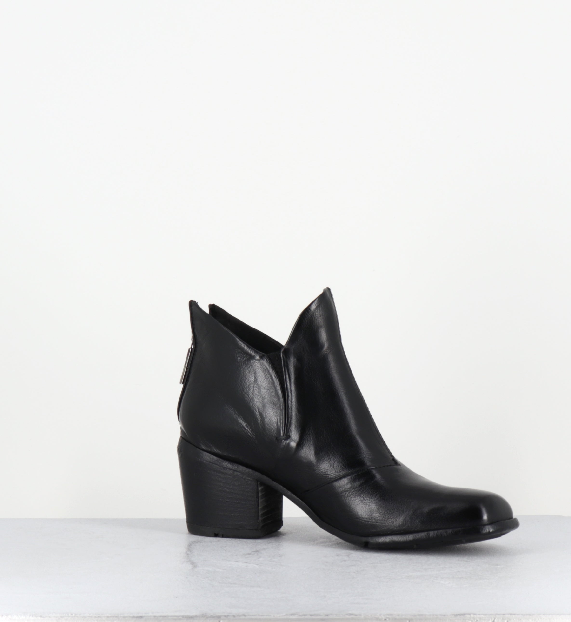 Boots en cuir noir - IO04A RANCH NERO