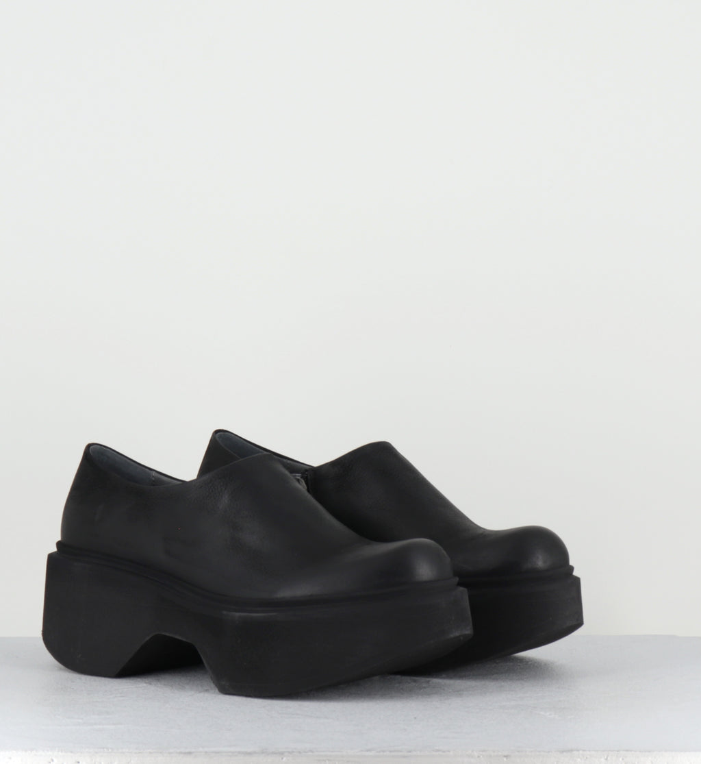 Sabot en cuir noir à plateforme - 10980 GAS NERO