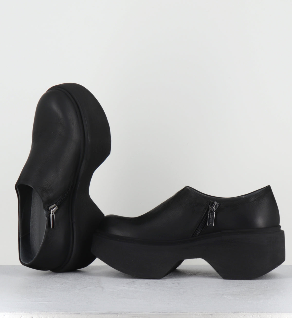 Sabot en cuir noir à plateforme - 10980 GAS NERO