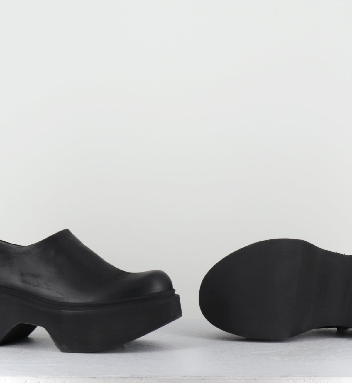 Sabot en cuir noir à plateforme - 10980 GAS NERO