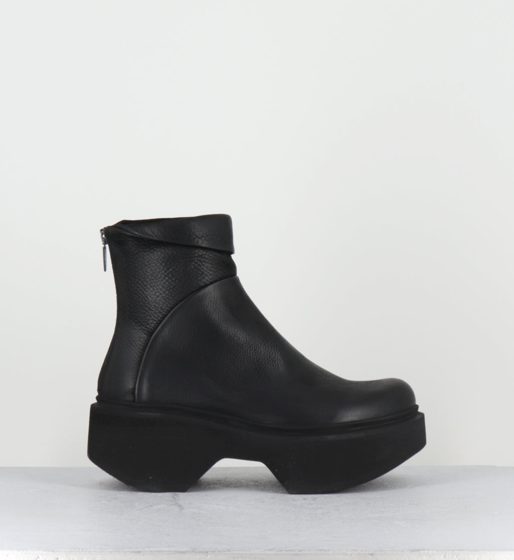 Bottines en cuir noir compensées - 10984 GAS NERO