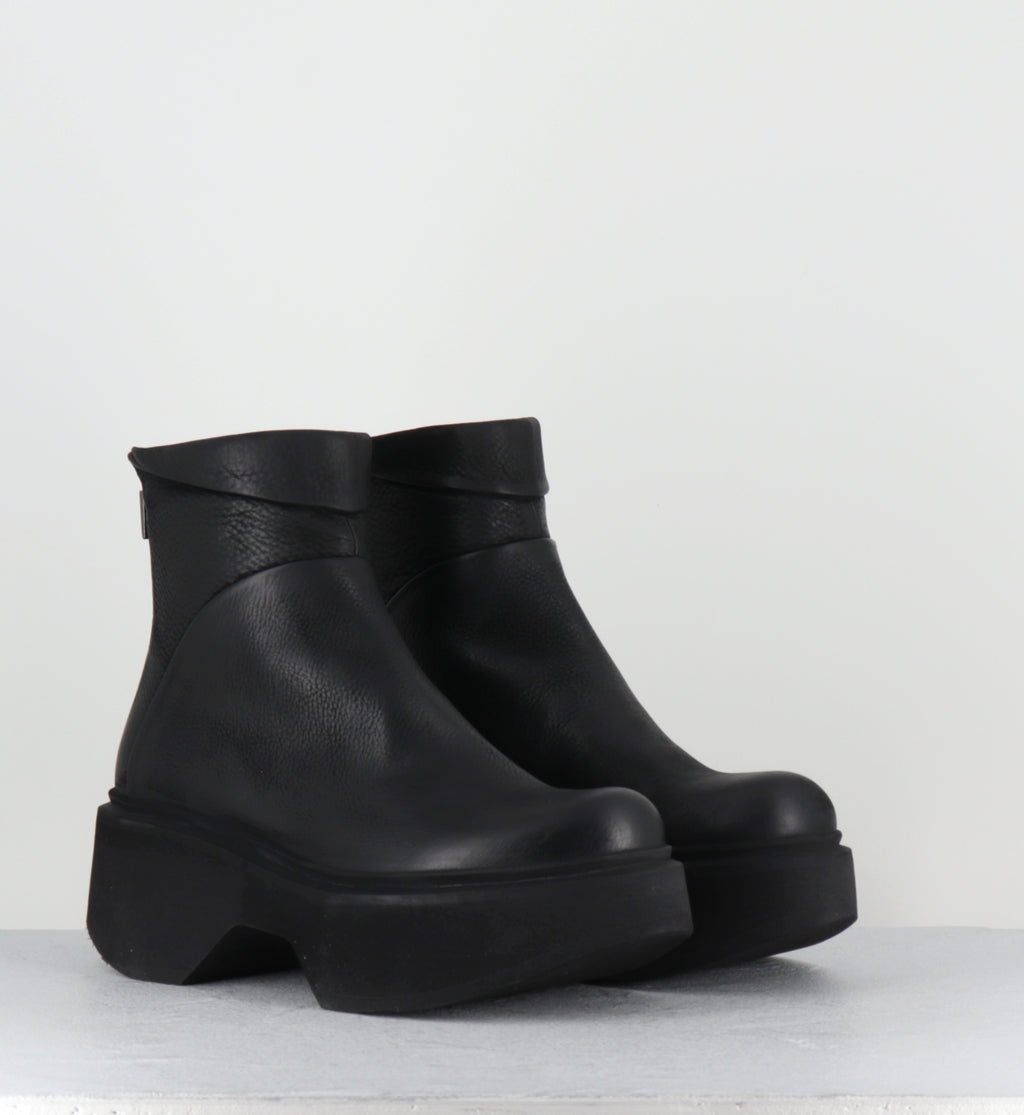 Bottines en cuir noir compensées - 10984 GAS NERO