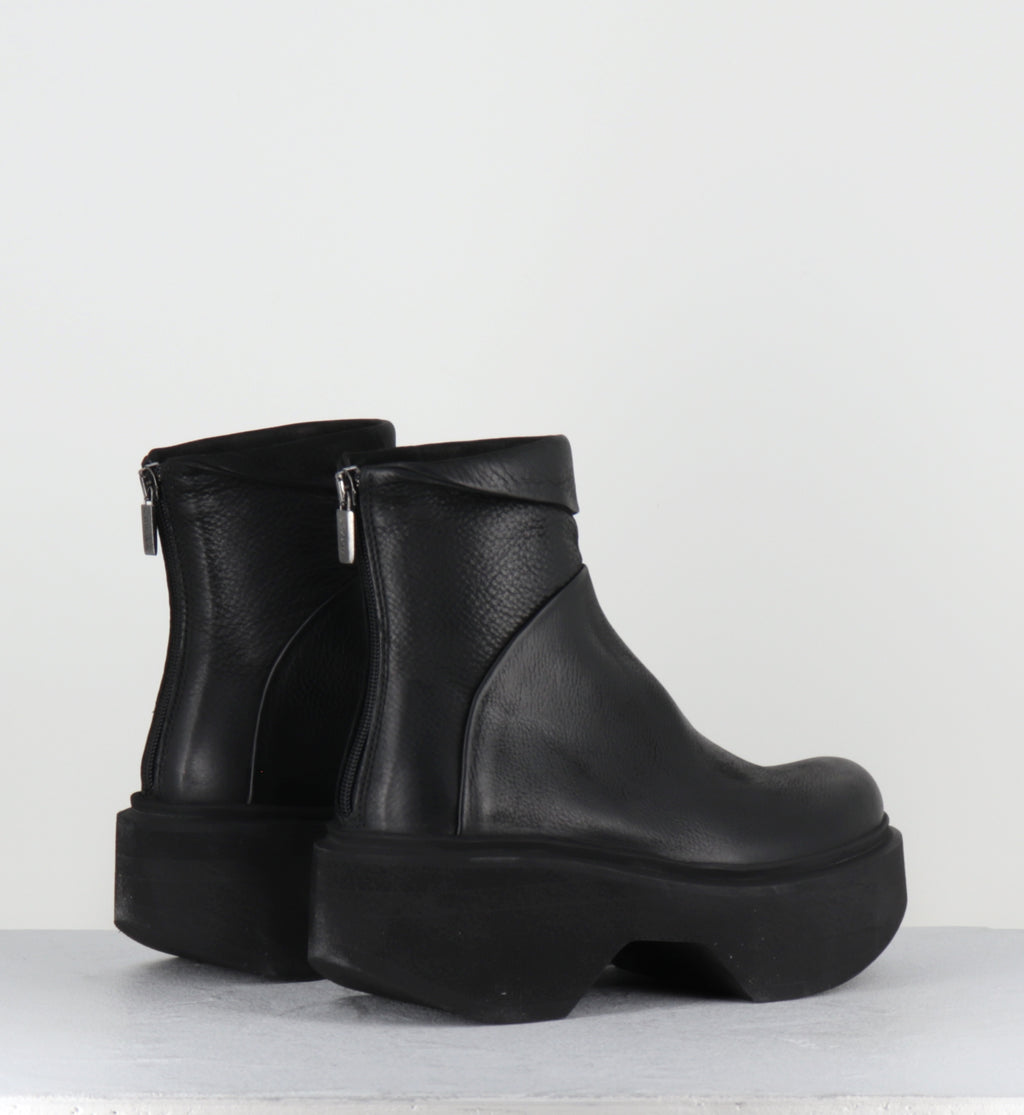 Bottines en cuir noir compensées - 10984 GAS NERO