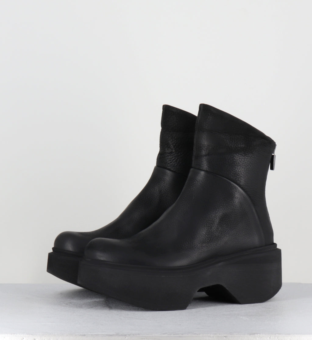 Bottines en cuir noir compensées - 10984 GAS NERO