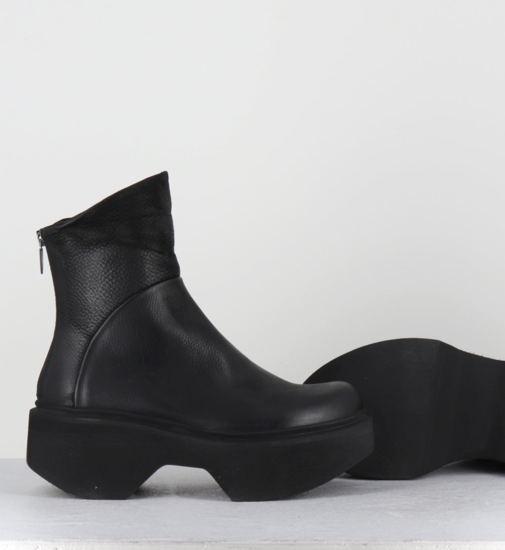 Bottines en cuir noir compensées - 10984 GAS NERO