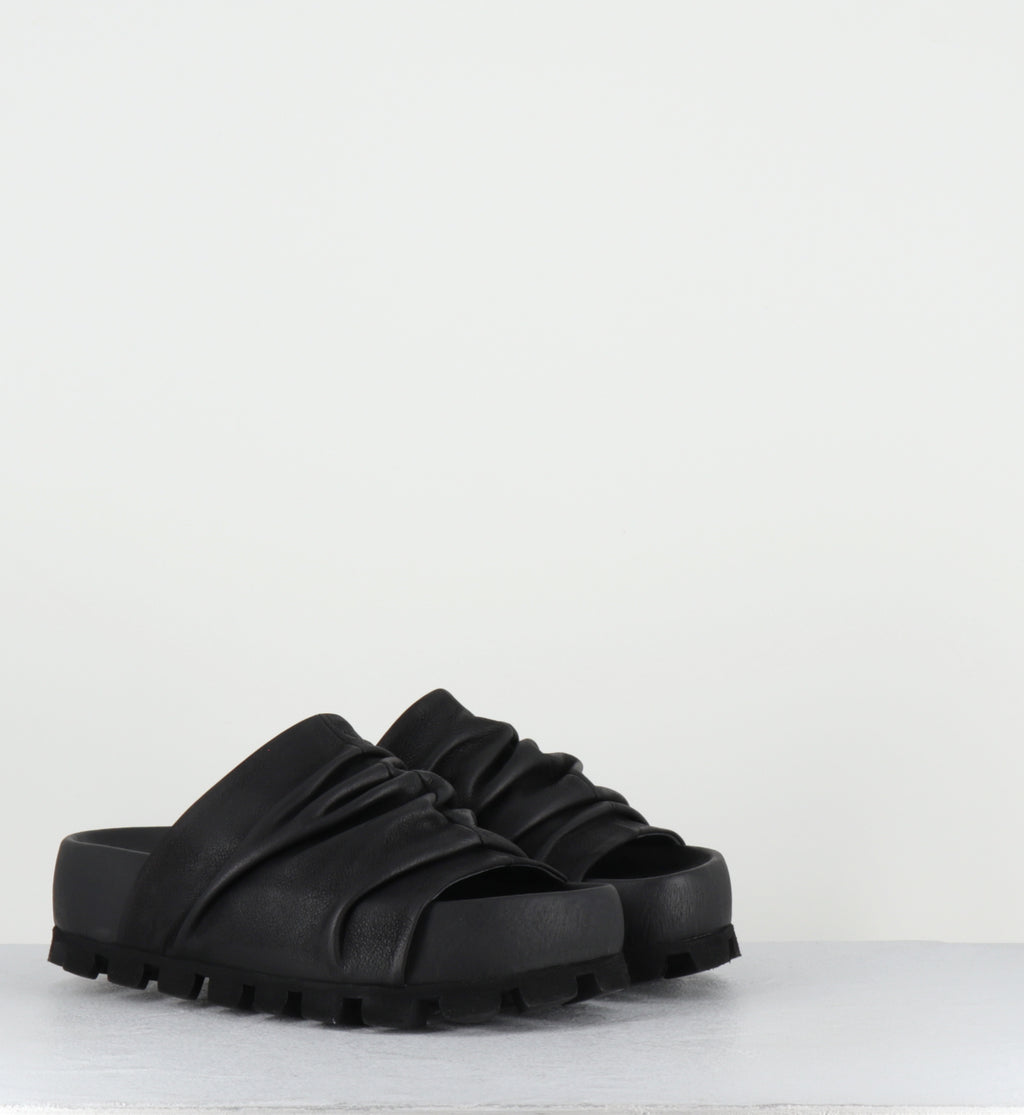 Mules en cuir noir semelle épaisse - 9386 GAS NERO
