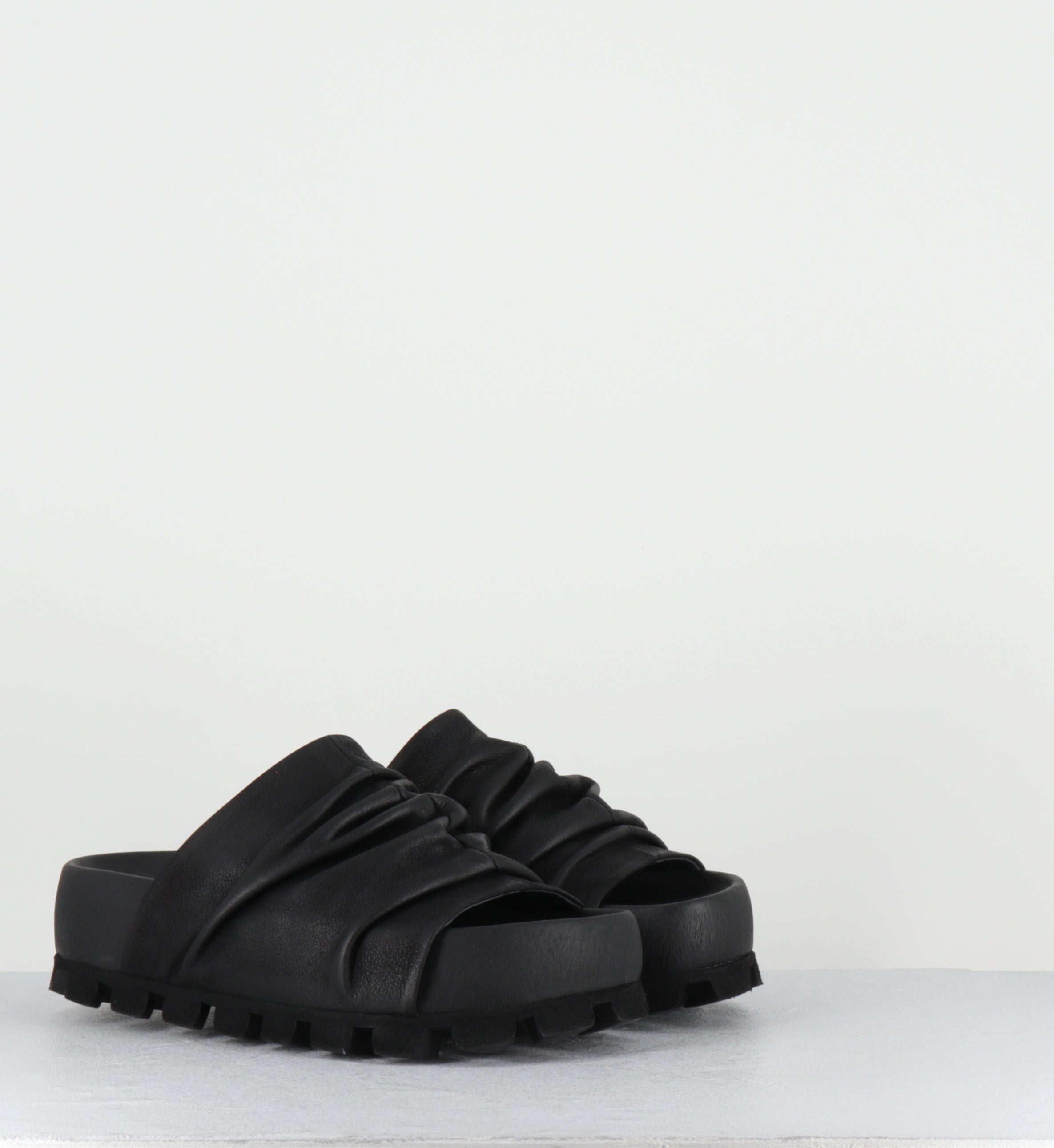 Mules en cuir noir semelle épaisse - 9386 GAS NERO