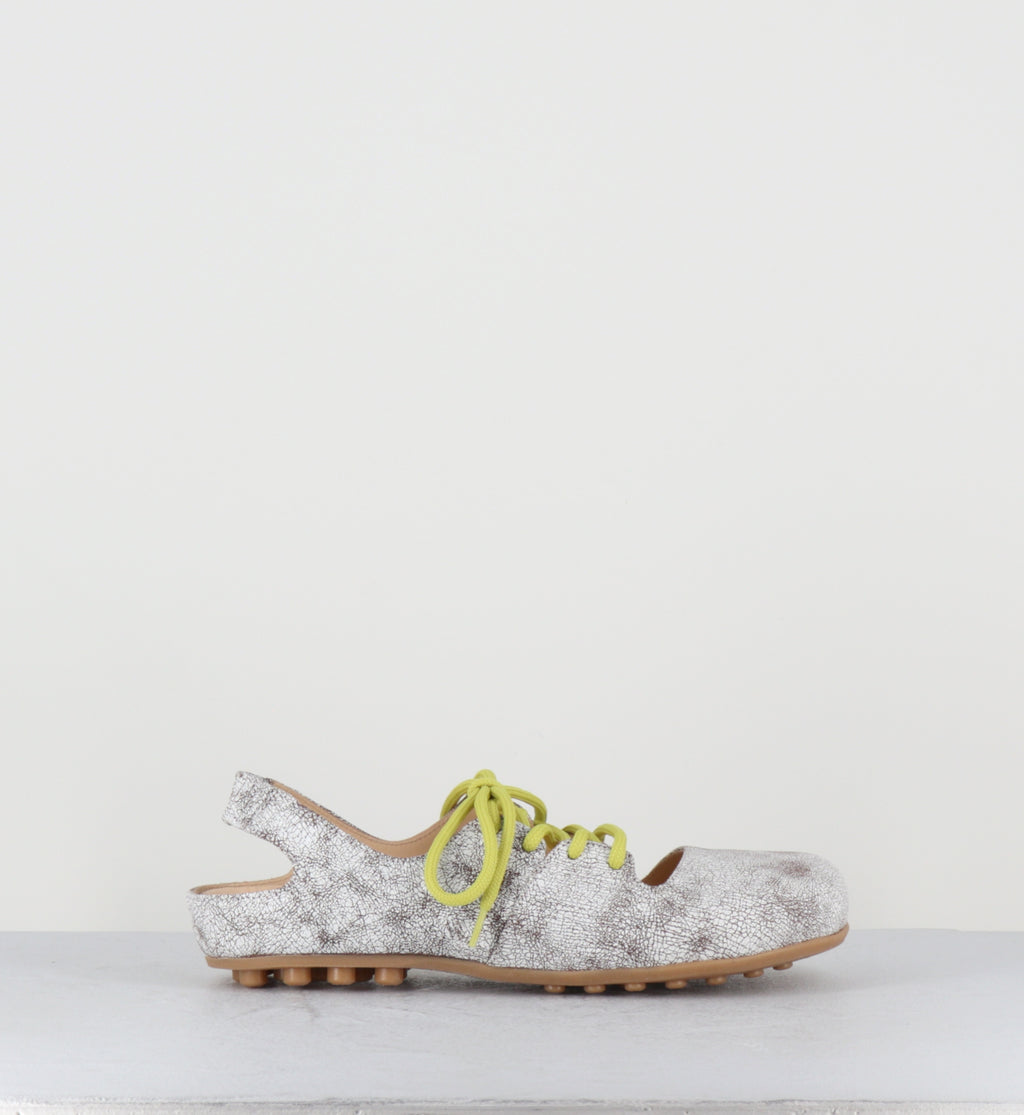 Ballerines en cuir blanc lacet jaune fluo - 10811 SHOE BREAK